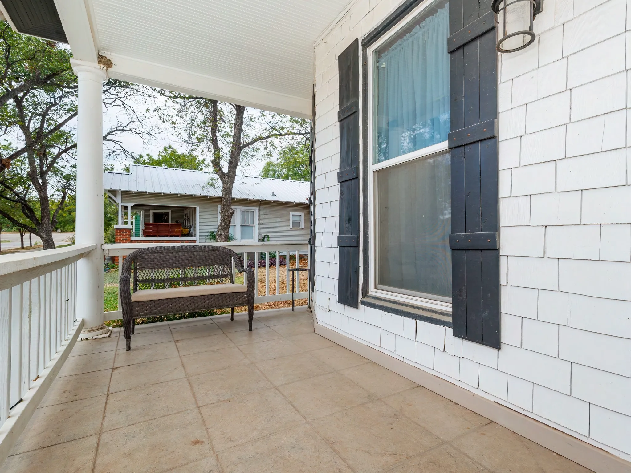 Single Family Residence For Sale in Coleman County , 714 W College Avenue, Coleman, Texas 76834, 3 Bedroom, 2 Bathroom, 1 Garage spaces, 1,570 Sqft, built in 1935, mls#21406051, Real Estate Agent in Coleman, Homes For Sale in Coleman county, Homes For Sale in Coleman, Realtor in Coleman Texas, Real Estate Brokerage Independent Realty Texas, Luminita Cordes Realtor