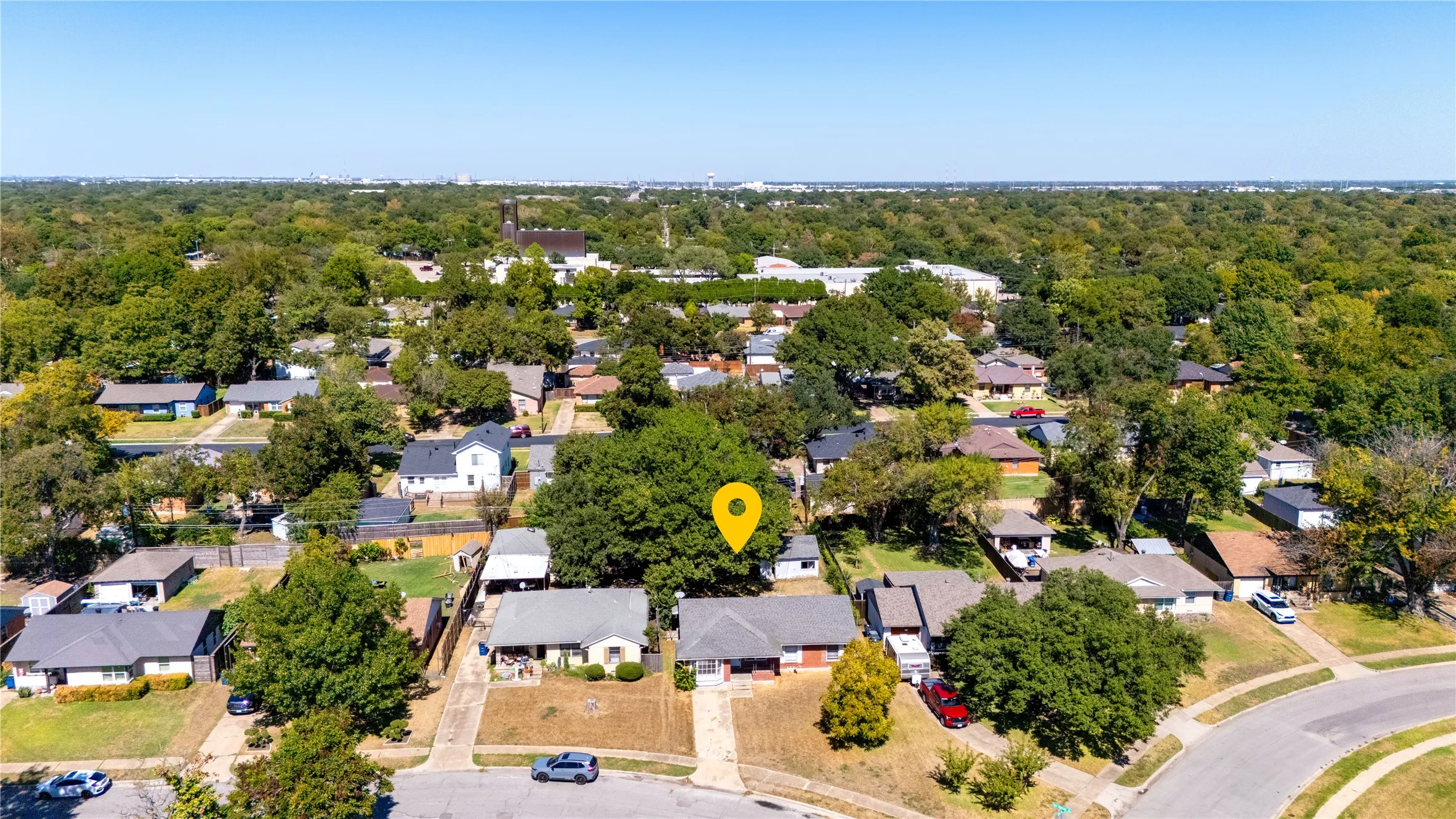 Single Family Residence For Sale in Dallas County , 2823 San Marcus Avenue, Dallas, Texas 75228, 4 Bedroom, 1 Bathroom, Garage spaces, 1,536 Sqft, built in 1955, mls#21407811, Real Estate Agent in Dallas, Homes For Sale in Dallas county, Homes For Sale in Dallas, Realtor in Dallas Texas, Real Estate Brokerage Independent Realty Texas, Luminita Cordes Realtor