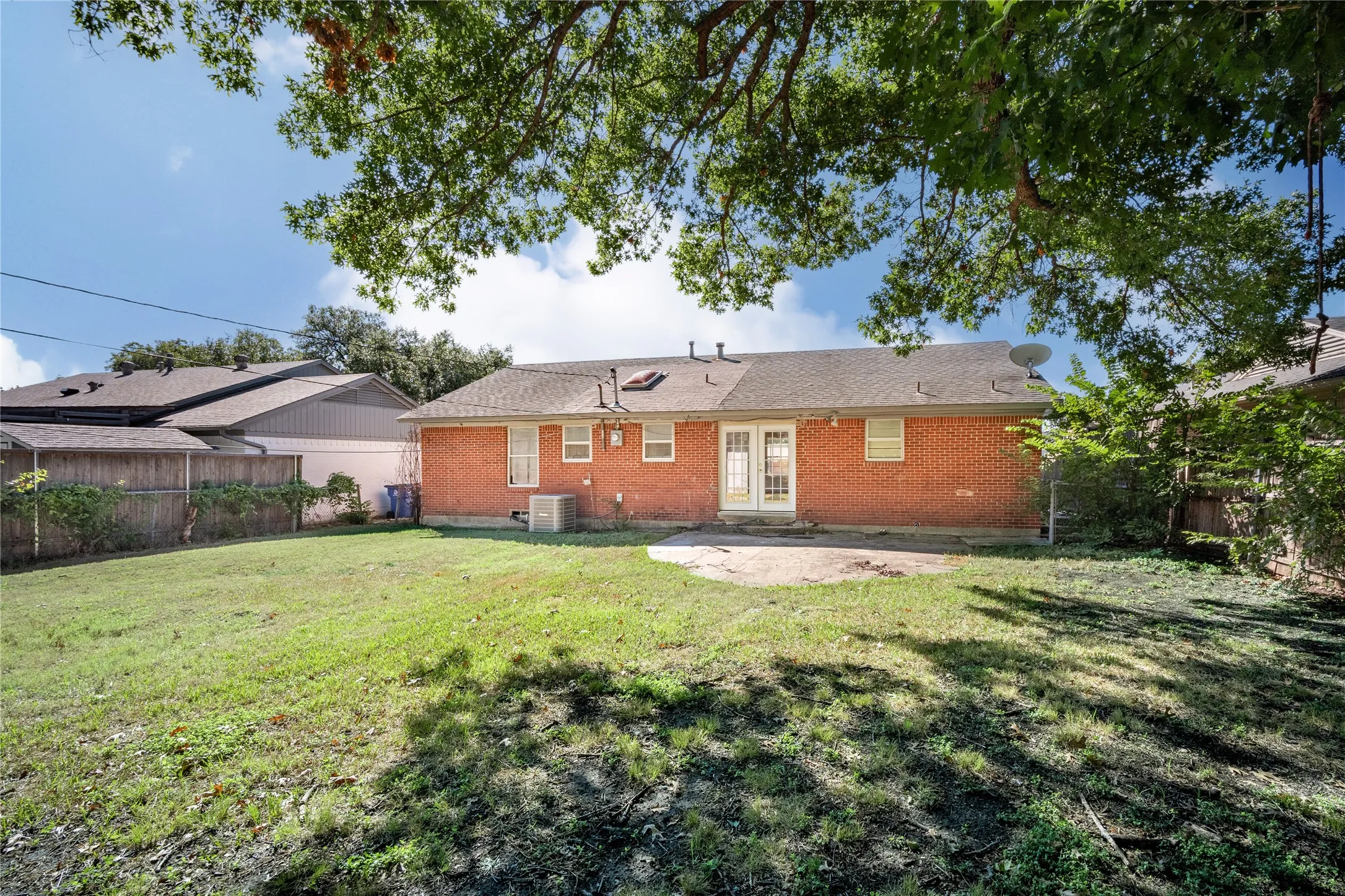 Single Family Residence For Sale in Dallas County , 2823 San Marcus Avenue, Dallas, Texas 75228, 4 Bedroom, 1 Bathroom, Garage spaces, 1,536 Sqft, built in 1955, mls#21407811, Real Estate Agent in Dallas, Homes For Sale in Dallas county, Homes For Sale in Dallas, Realtor in Dallas Texas, Real Estate Brokerage Independent Realty Texas, Luminita Cordes Realtor