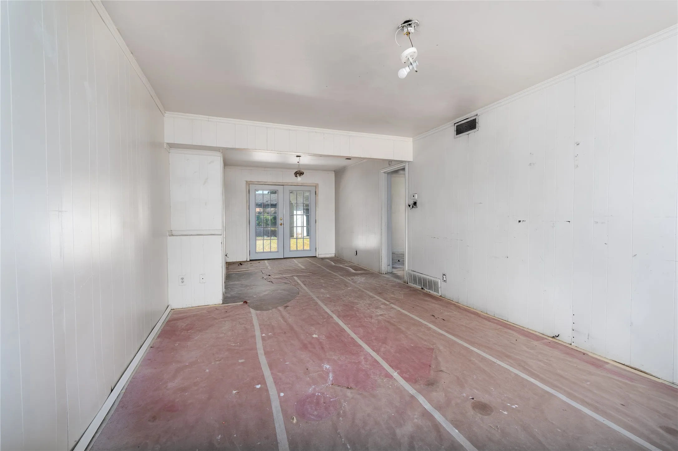 Single Family Residence For Sale in Dallas County , 2823 San Marcus Avenue, Dallas, Texas 75228, 4 Bedroom, 1 Bathroom, Garage spaces, 1,536 Sqft, built in 1955, mls#21407811, Real Estate Agent in Dallas, Homes For Sale in Dallas county, Homes For Sale in Dallas, Realtor in Dallas Texas, Real Estate Brokerage Independent Realty Texas, Luminita Cordes Realtor