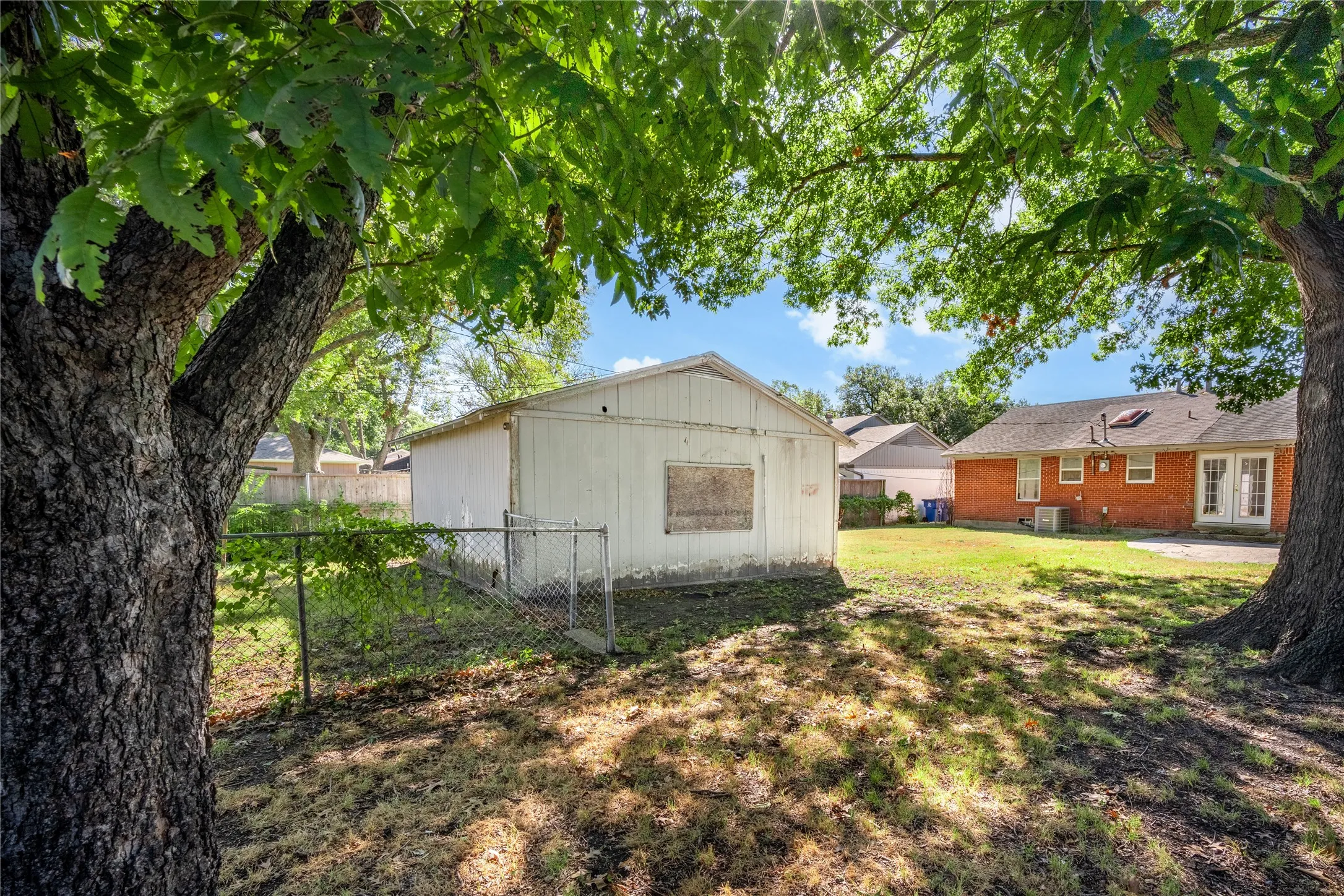 Single Family Residence For Sale in Dallas County , 2823 San Marcus Avenue, Dallas, Texas 75228, 4 Bedroom, 1 Bathroom, Garage spaces, 1,536 Sqft, built in 1955, mls#21407811, Real Estate Agent in Dallas, Homes For Sale in Dallas county, Homes For Sale in Dallas, Realtor in Dallas Texas, Real Estate Brokerage Independent Realty Texas, Luminita Cordes Realtor