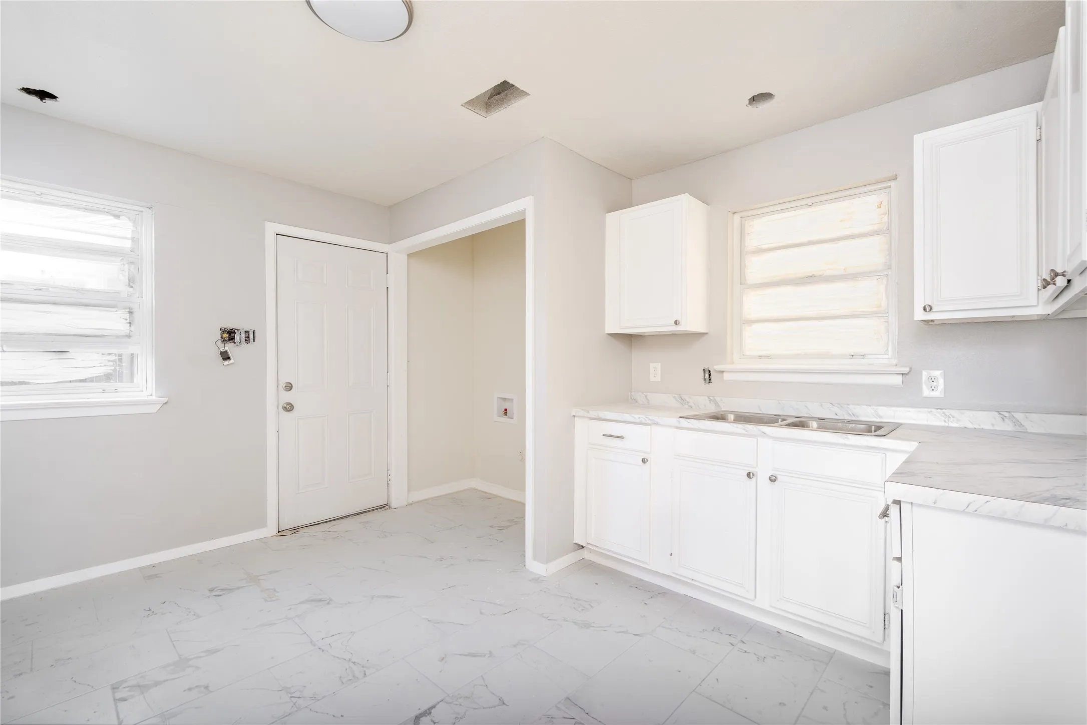 Single Family Residence For Sale in Dallas County , 2823 San Marcus Avenue, Dallas, Texas 75228, 4 Bedroom, 1 Bathroom, Garage spaces, 1,536 Sqft, built in 1955, mls#21407811, Real Estate Agent in Dallas, Homes For Sale in Dallas county, Homes For Sale in Dallas, Realtor in Dallas Texas, Real Estate Brokerage Independent Realty Texas, Luminita Cordes Realtor