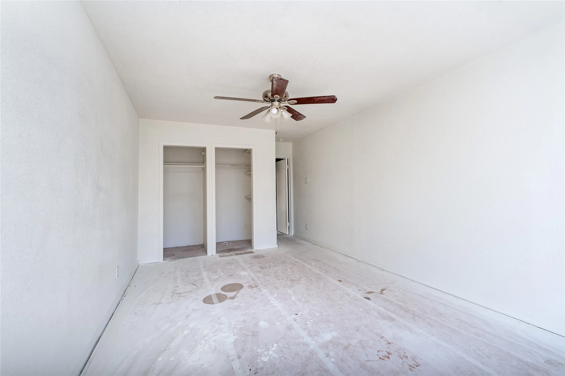 Single Family Residence For Sale in Dallas County , 2823 San Marcus Avenue, Dallas, Texas 75228, 4 Bedroom, 1 Bathroom, Garage spaces, 1,536 Sqft, built in 1955, mls#21407811, Real Estate Agent in Dallas, Homes For Sale in Dallas county, Homes For Sale in Dallas, Realtor in Dallas Texas, Real Estate Brokerage Independent Realty Texas, Luminita Cordes Realtor