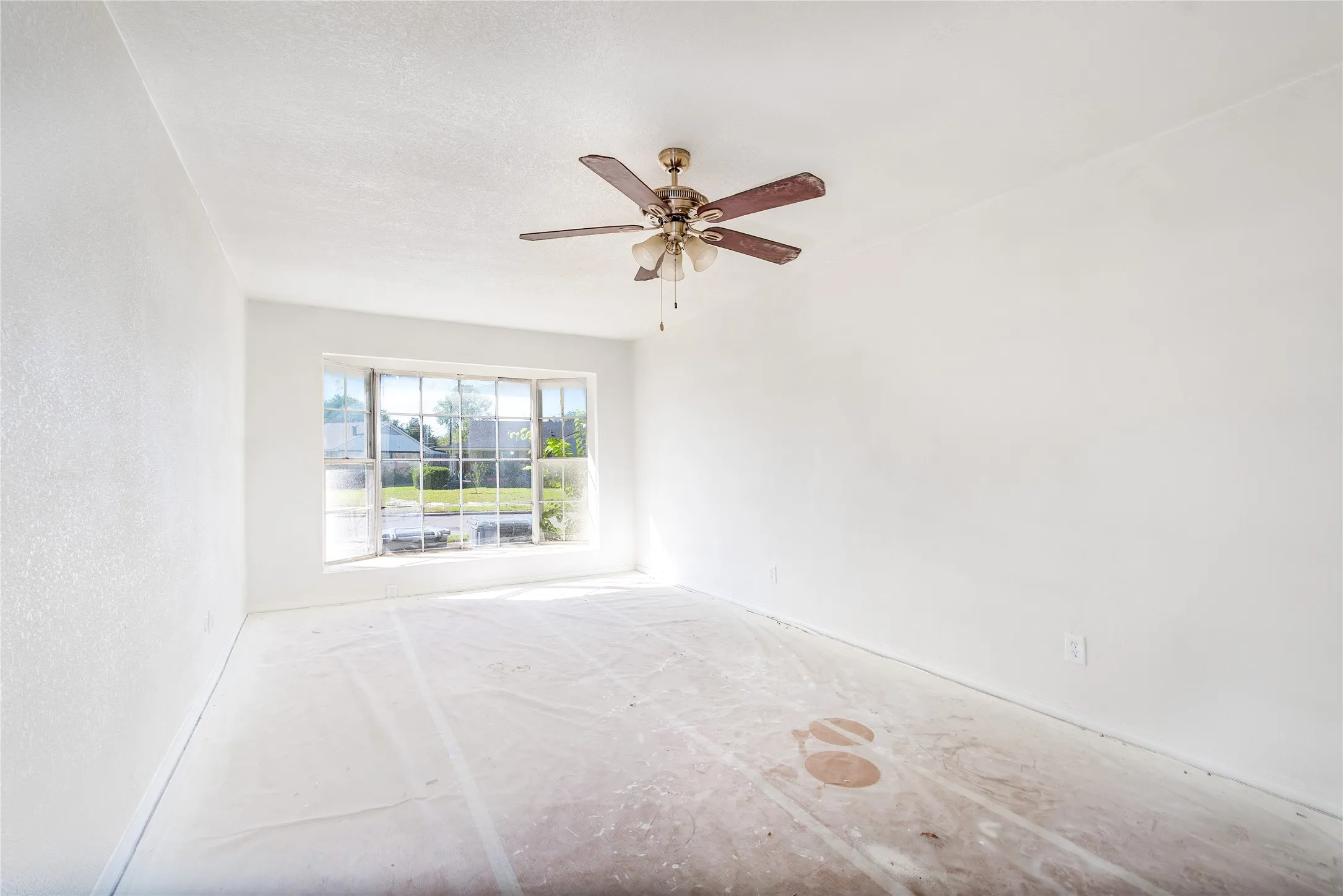 Single Family Residence For Sale in Dallas County , 2823 San Marcus Avenue, Dallas, Texas 75228, 4 Bedroom, 1 Bathroom, Garage spaces, 1,536 Sqft, built in 1955, mls#21407811, Real Estate Agent in Dallas, Homes For Sale in Dallas county, Homes For Sale in Dallas, Realtor in Dallas Texas, Real Estate Brokerage Independent Realty Texas, Luminita Cordes Realtor