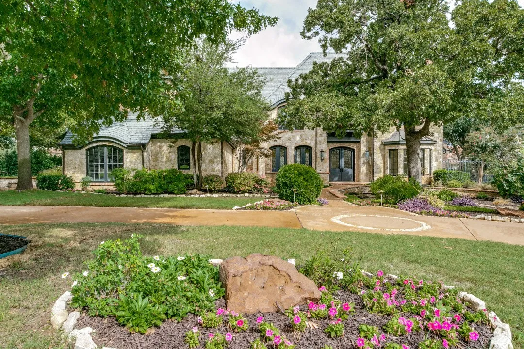 Single Family Residence For Sale in Tarrant County , 2000 White Wing Cove, Westlake, Texas 76262, 4 Bedroom, 5 Bathroom, 3 Garage spaces, 5,732 Sqft, built in 2004, mls#21407813, Real Estate Agent in Westlake, Homes For Sale in Tarrant county, Homes For Sale in Westlake, Realtor in Westlake Texas, Real Estate Brokerage Independent Realty Texas, Luminita Cordes Realtor