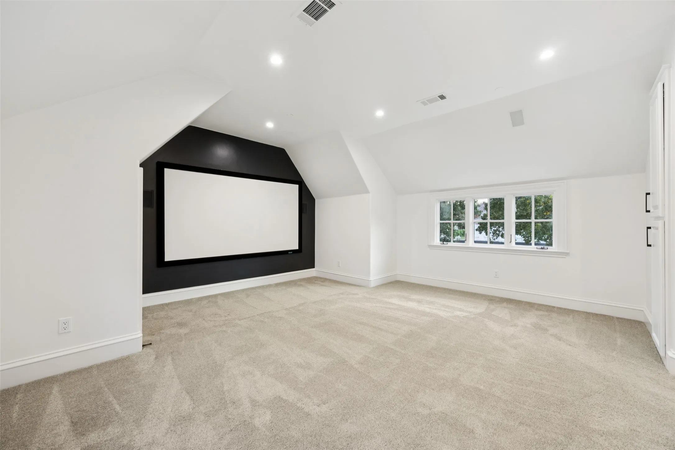 Single Family Residence For Sale in Tarrant County , 2000 White Wing Cove, Westlake, Texas 76262, 4 Bedroom, 5 Bathroom, 3 Garage spaces, 5,732 Sqft, built in 2004, mls#21407813, Real Estate Agent in Westlake, Homes For Sale in Tarrant county, Homes For Sale in Westlake, Realtor in Westlake Texas, Real Estate Brokerage Independent Realty Texas, Luminita Cordes Realtor
