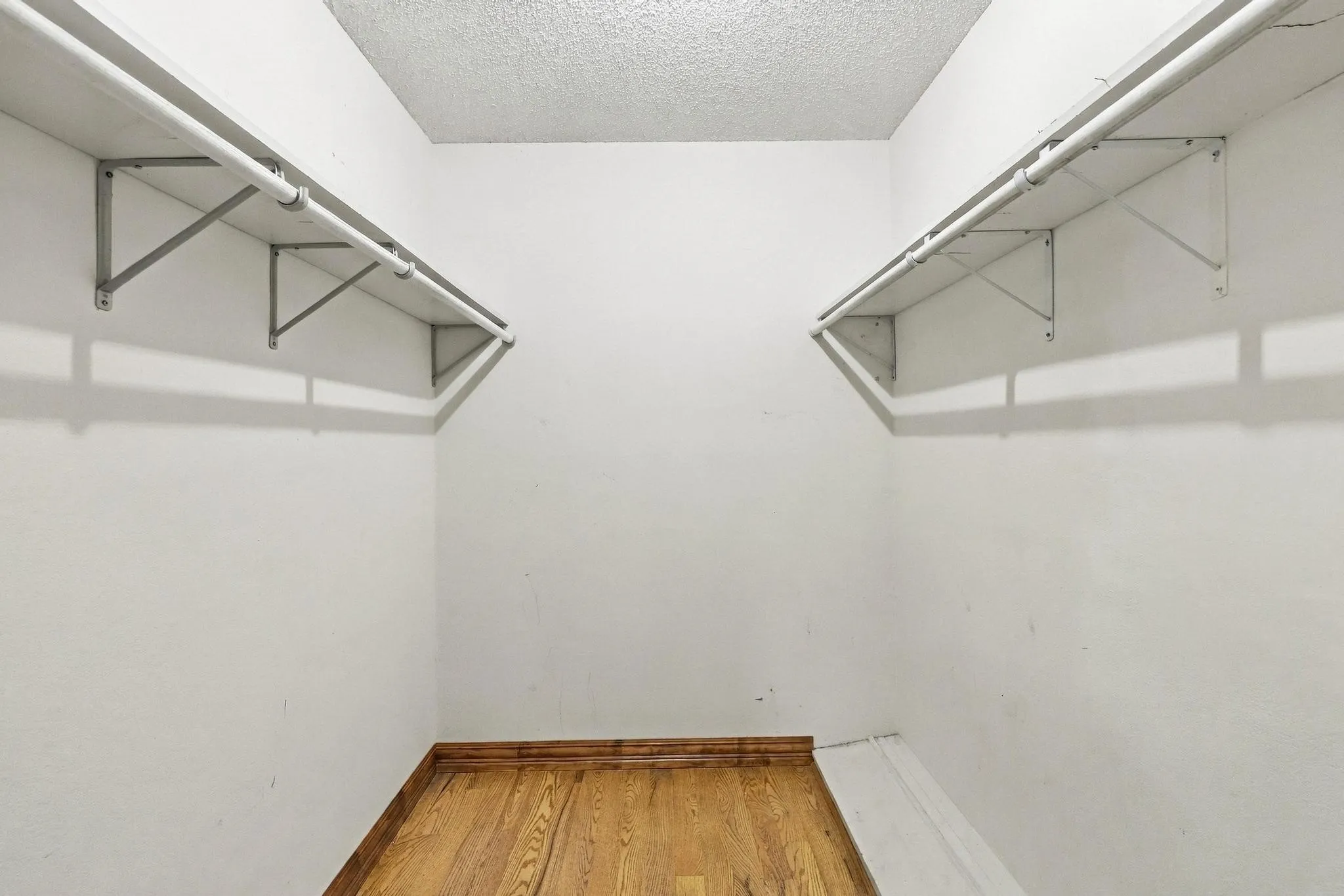 Single Family Residence For Sale in Rains County , 338 Egret Circle, East Tawakoni, Texas 75472, 4 Bedroom, 2 Bathroom, Garage spaces, 1,527 Sqft, built in 1989, mls#21405022, Real Estate Agent in East Tawakoni, Homes For Sale in Rains county, Homes For Sale in East Tawakoni, Realtor in East Tawakoni Texas, Real Estate Brokerage Independent Realty Texas, Luminita Cordes Realtor