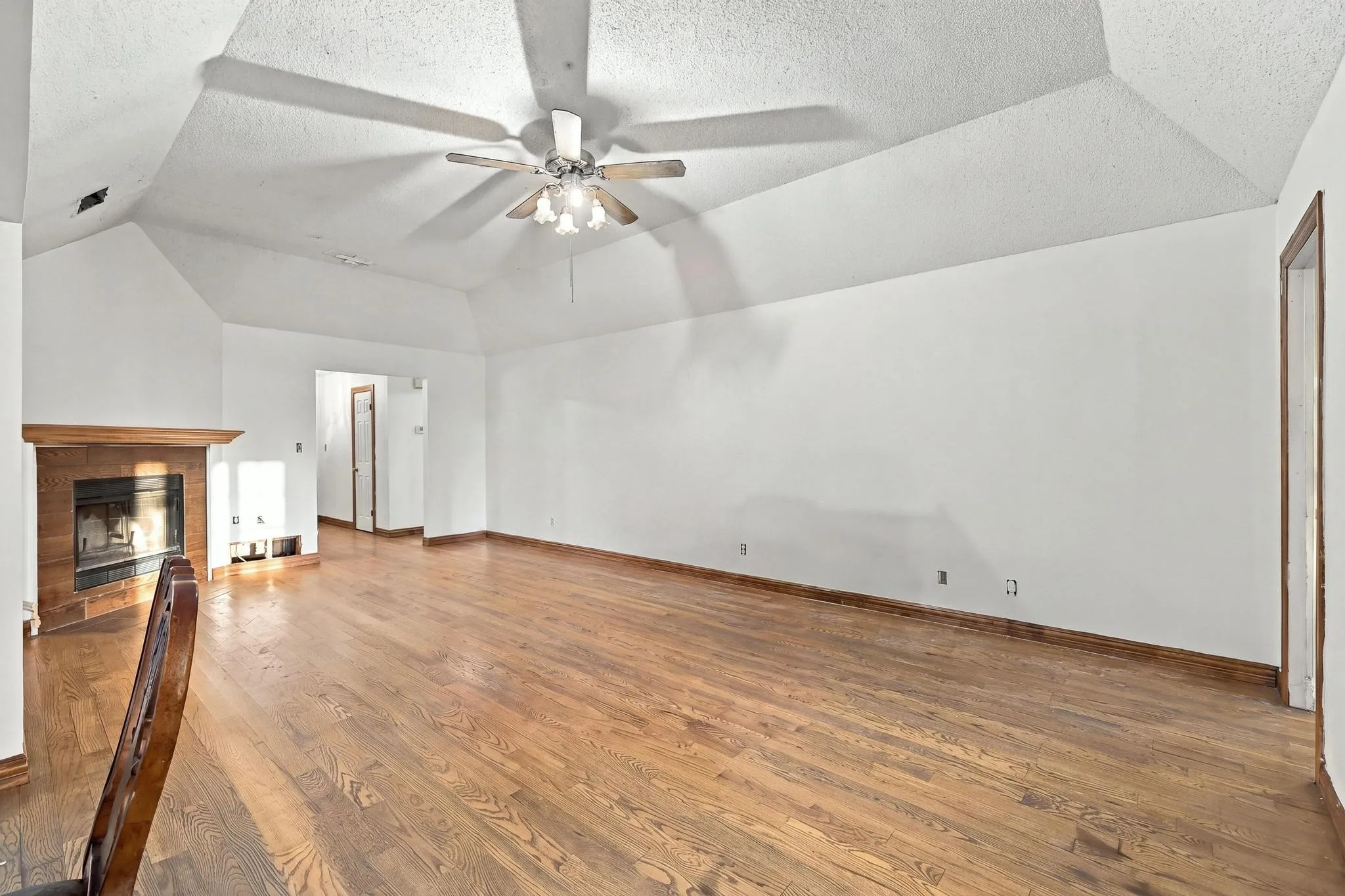 Single Family Residence For Sale in Rains County , 338 Egret Circle, East Tawakoni, Texas 75472, 4 Bedroom, 2 Bathroom, Garage spaces, 1,527 Sqft, built in 1989, mls#21405022, Real Estate Agent in East Tawakoni, Homes For Sale in Rains county, Homes For Sale in East Tawakoni, Realtor in East Tawakoni Texas, Real Estate Brokerage Independent Realty Texas, Luminita Cordes Realtor