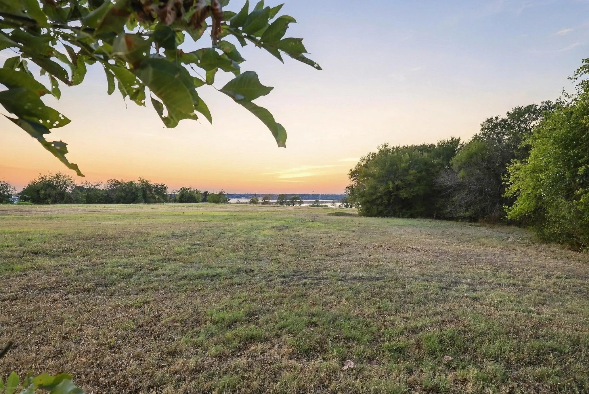 Single Family Residence For Sale in Rains County , 338 Egret Circle, East Tawakoni, Texas 75472, 4 Bedroom, 2 Bathroom, Garage spaces, 1,527 Sqft, built in 1989, mls#21405022, Real Estate Agent in East Tawakoni, Homes For Sale in Rains county, Homes For Sale in East Tawakoni, Realtor in East Tawakoni Texas, Real Estate Brokerage Independent Realty Texas, Luminita Cordes Realtor