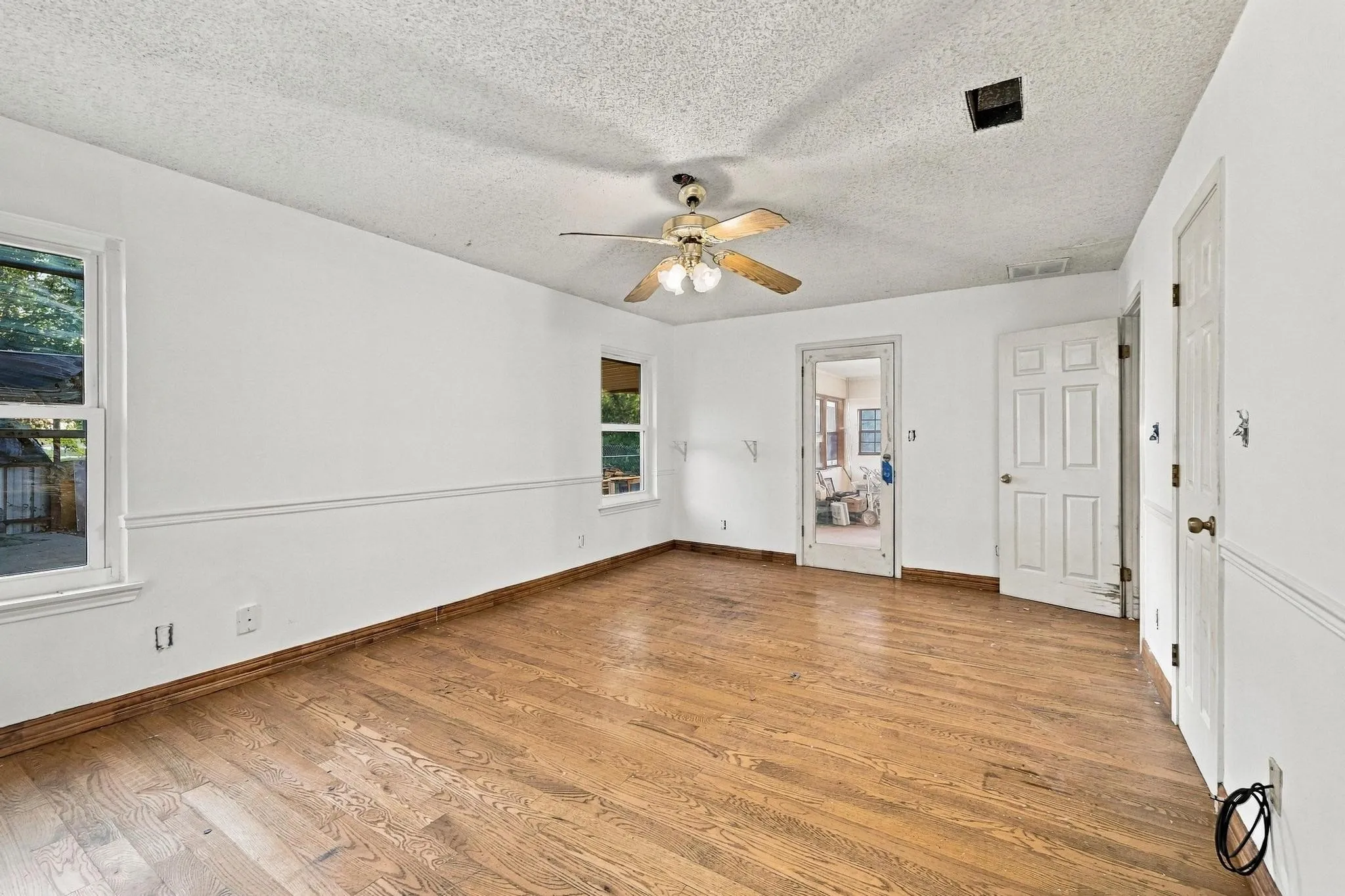 Single Family Residence For Sale in Rains County , 338 Egret Circle, East Tawakoni, Texas 75472, 4 Bedroom, 2 Bathroom, Garage spaces, 1,527 Sqft, built in 1989, mls#21405022, Real Estate Agent in East Tawakoni, Homes For Sale in Rains county, Homes For Sale in East Tawakoni, Realtor in East Tawakoni Texas, Real Estate Brokerage Independent Realty Texas, Luminita Cordes Realtor