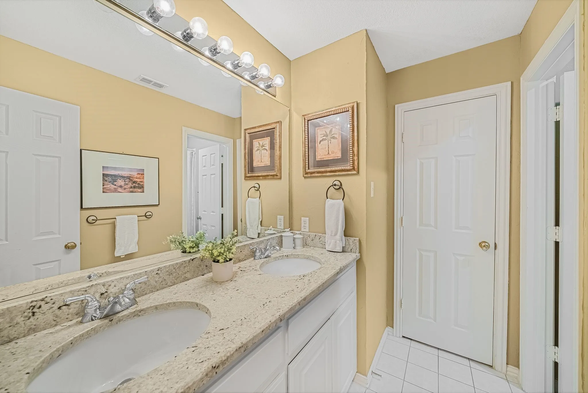 Single Family Residence For Sale in Collin County , 2100 Fleming Drive, Mc Kinney, Texas 75072, 5 Bedroom, 3 Bathroom, 3 Garage spaces, 3,090 Sqft, built in 1997, mls#21406204, Real Estate Agent in Mc Kinney, Homes For Sale in Collin county, Homes For Sale in Mc Kinney, Realtor in Mc Kinney Texas, Real Estate Brokerage Independent Realty Texas, Luminita Cordes Realtor