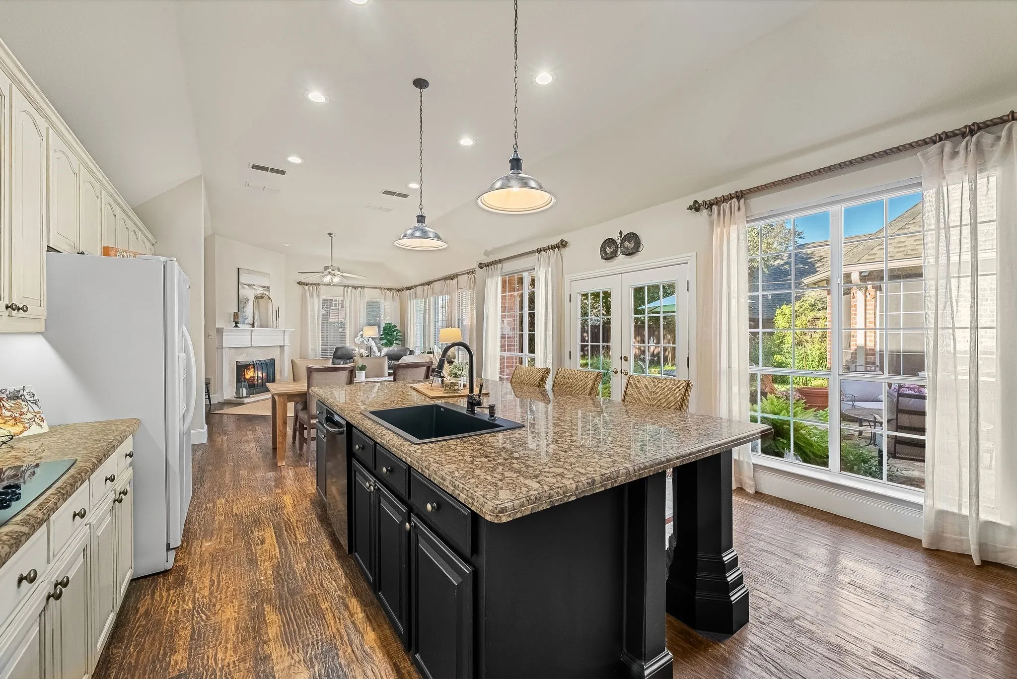 Single Family Residence For Sale in Collin County , 2100 Fleming Drive, Mc Kinney, Texas 75072, 5 Bedroom, 3 Bathroom, 3 Garage spaces, 3,090 Sqft, built in 1997, mls#21406204, Real Estate Agent in Mc Kinney, Homes For Sale in Collin county, Homes For Sale in Mc Kinney, Realtor in Mc Kinney Texas, Real Estate Brokerage Independent Realty Texas, Luminita Cordes Realtor