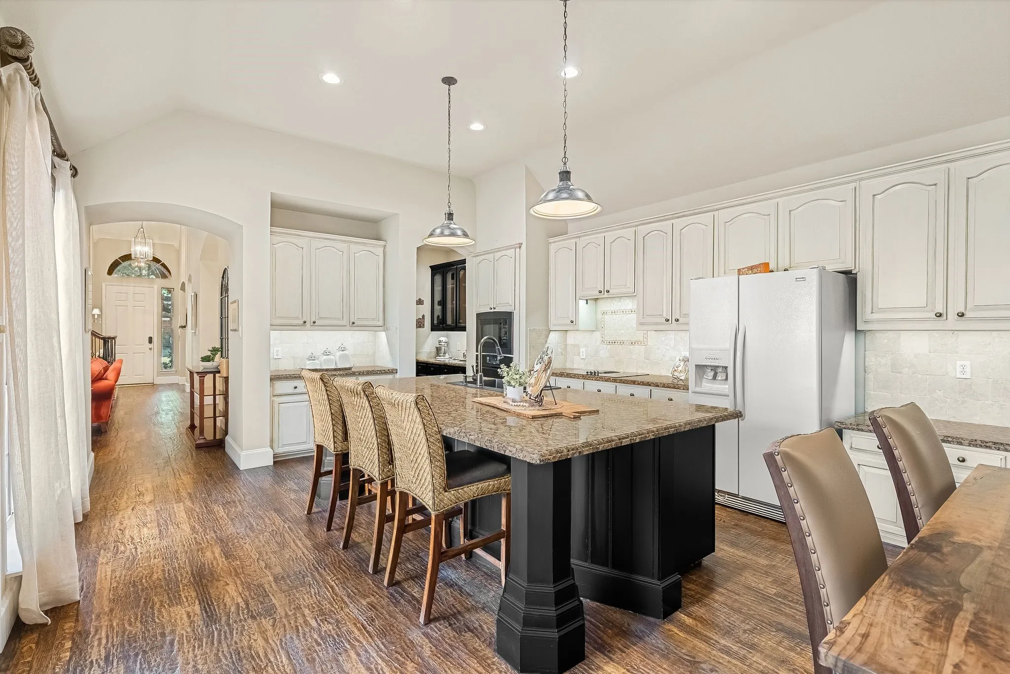 Single Family Residence For Sale in Collin County , 2100 Fleming Drive, Mc Kinney, Texas 75072, 5 Bedroom, 3 Bathroom, 3 Garage spaces, 3,090 Sqft, built in 1997, mls#21406204, Real Estate Agent in Mc Kinney, Homes For Sale in Collin county, Homes For Sale in Mc Kinney, Realtor in Mc Kinney Texas, Real Estate Brokerage Independent Realty Texas, Luminita Cordes Realtor