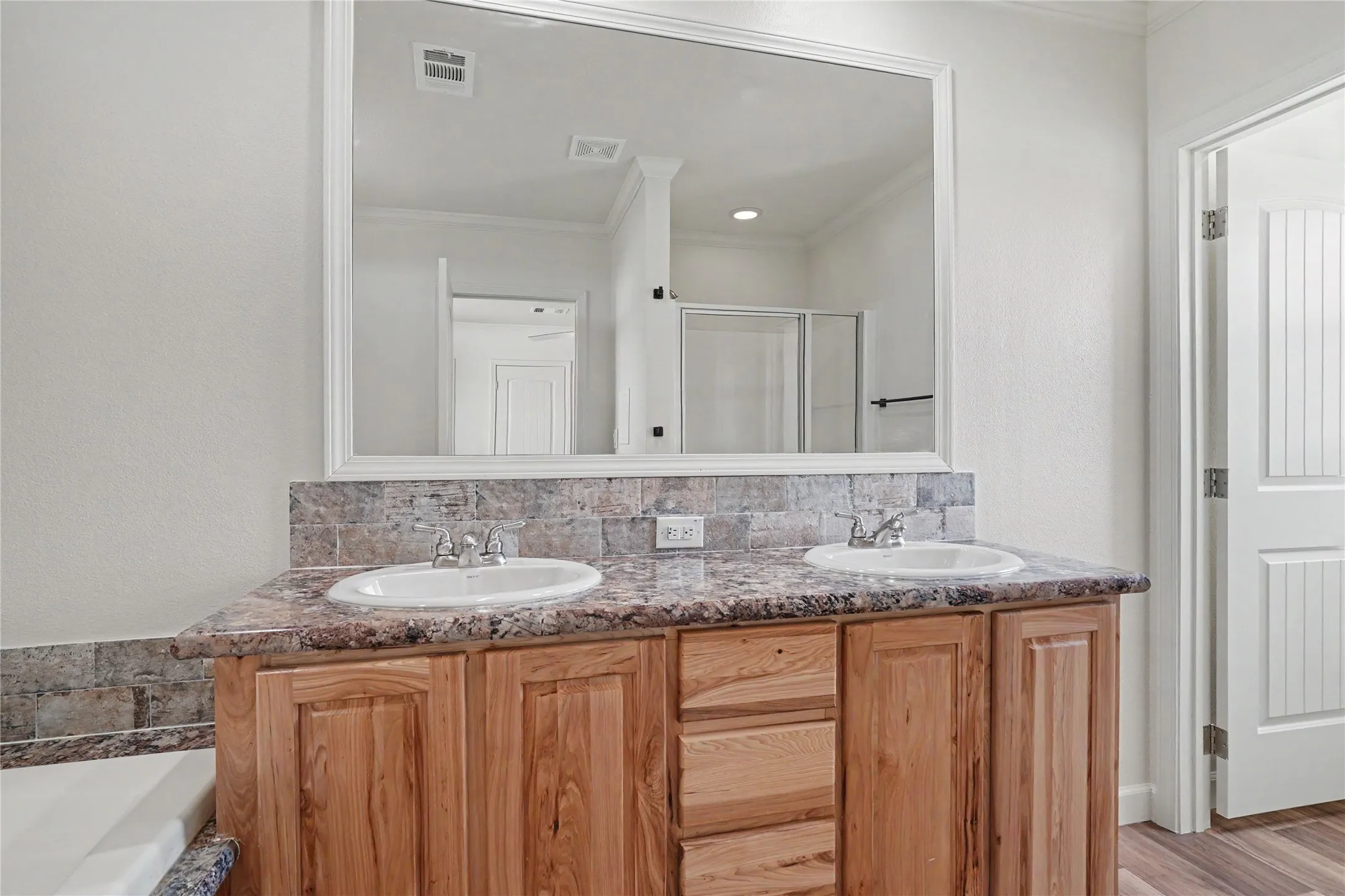 Single Family Residence For Sale in Johnson County , 5201 County Road 707, Alvarado, Texas 76009, 3 Bedroom, 2 Bathroom, 2 Garage spaces, 2,081 Sqft, built in 1968, mls#21403558, Real Estate Agent in Alvarado, Homes For Sale in Johnson county, Homes For Sale in Alvarado, Realtor in Alvarado Texas, Real Estate Brokerage Independent Realty Texas, Luminita Cordes Realtor