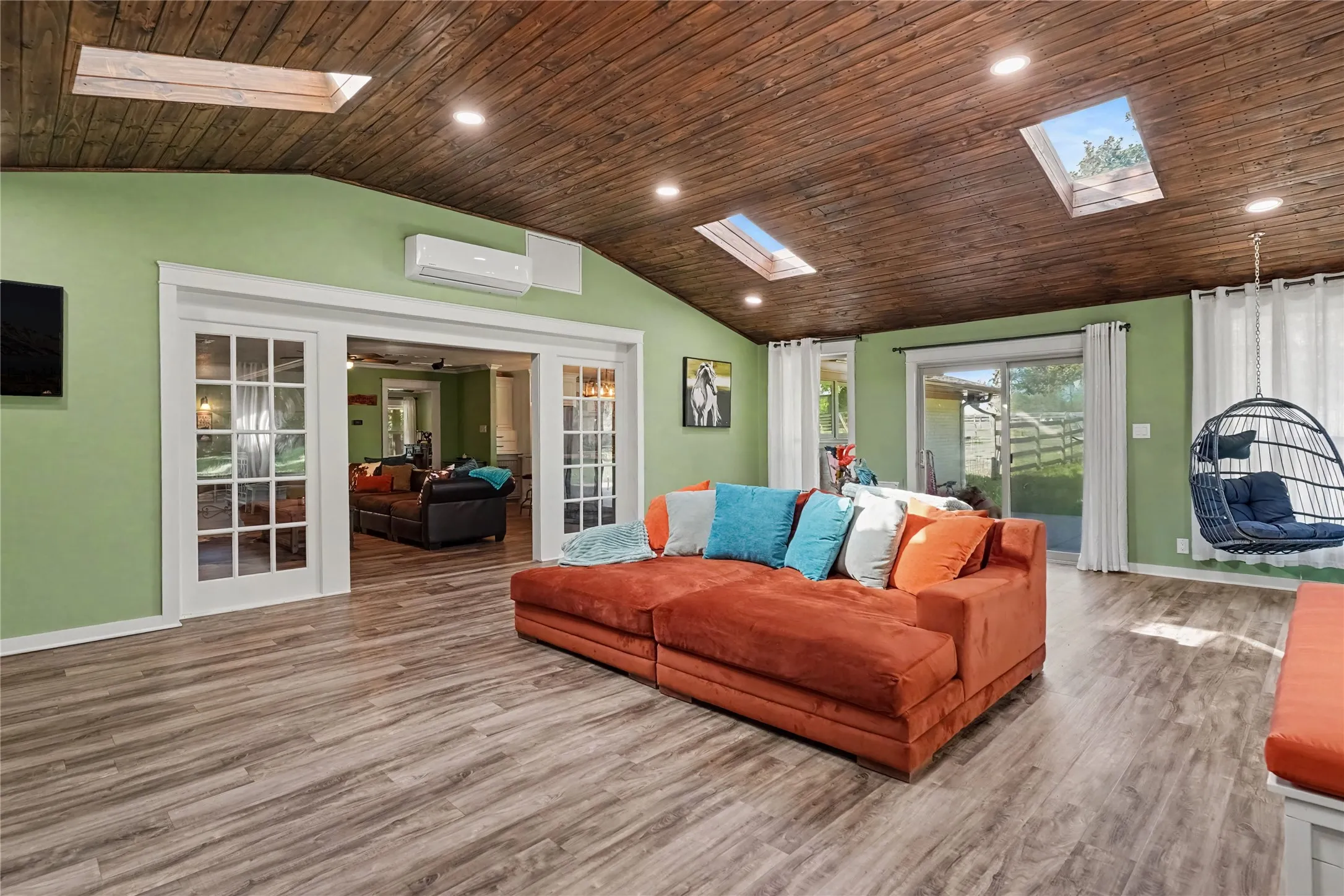 Single Family Residence For Sale in Johnson County , 5201 County Road 707, Alvarado, Texas 76009, 3 Bedroom, 2 Bathroom, 2 Garage spaces, 2,640 Sqft, built in 1968, mls#21403558, Real Estate Agent in Alvarado, Homes For Sale in Johnson county, Homes For Sale in Alvarado, Realtor in Alvarado Texas, Real Estate Brokerage Independent Realty Texas, Luminita Cordes Realtor