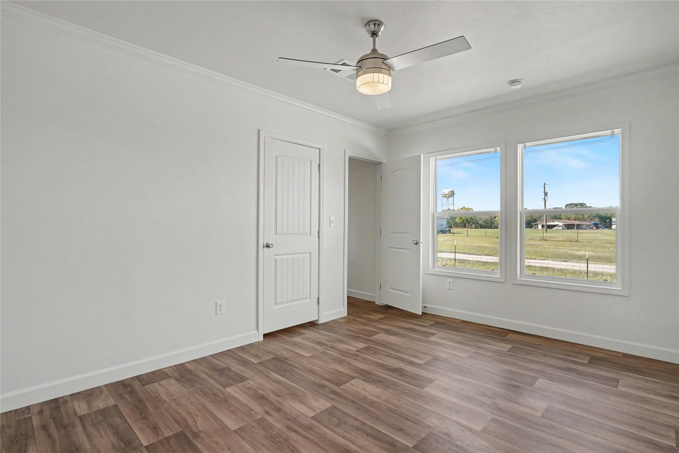 Single Family Residence For Sale in Johnson County , 5201 County Road 707, Alvarado, Texas 76009, 3 Bedroom, 2 Bathroom, 2 Garage spaces, 2,640 Sqft, built in 1968, mls#21403558, Real Estate Agent in Alvarado, Homes For Sale in Johnson county, Homes For Sale in Alvarado, Realtor in Alvarado Texas, Real Estate Brokerage Independent Realty Texas, Luminita Cordes Realtor