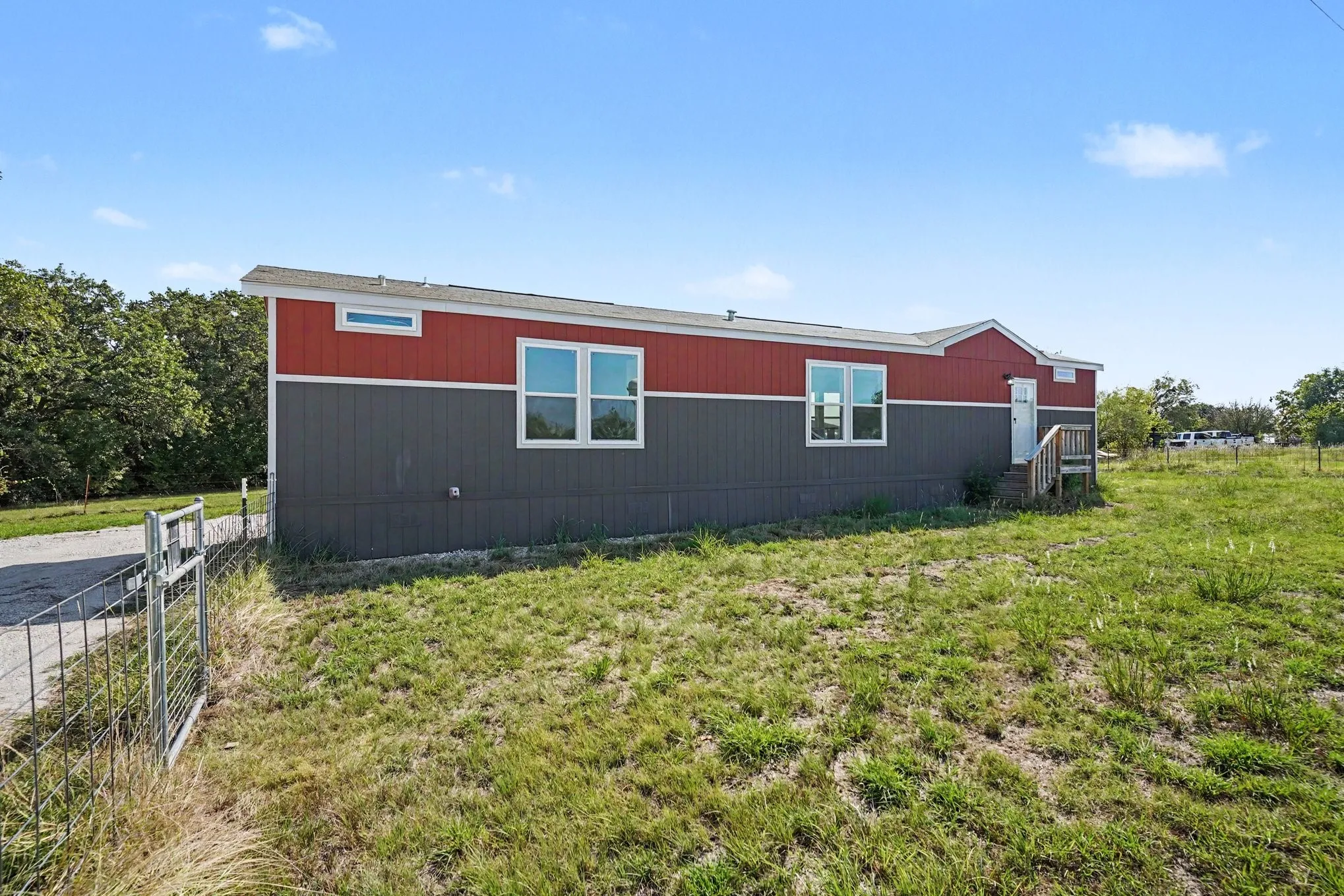 Single Family Residence For Sale in Johnson County , 5201 County Road 707, Alvarado, Texas 76009, 3 Bedroom, 2 Bathroom, 2 Garage spaces, 2,640 Sqft, built in 1968, mls#21403558, Real Estate Agent in Alvarado, Homes For Sale in Johnson county, Homes For Sale in Alvarado, Realtor in Alvarado Texas, Real Estate Brokerage Independent Realty Texas, Luminita Cordes Realtor