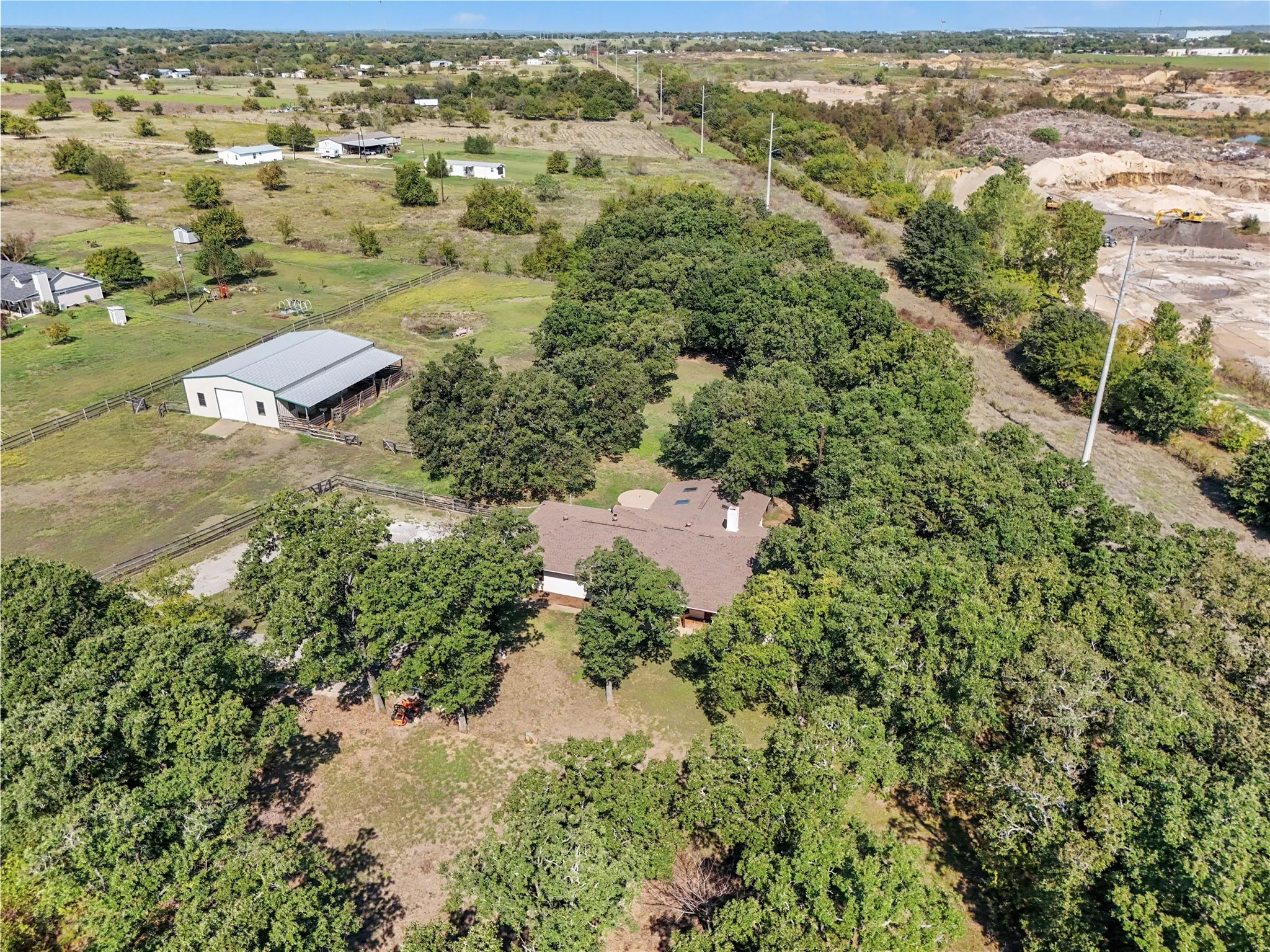 Single Family Residence For Sale in Johnson County , 5201 County Road 707, Alvarado, Texas 76009, 3 Bedroom, 2 Bathroom, 2 Garage spaces, 2,081 Sqft, built in 1968, mls#21403558, Real Estate Agent in Alvarado, Homes For Sale in Johnson county, Homes For Sale in Alvarado, Realtor in Alvarado Texas, Real Estate Brokerage Independent Realty Texas, Luminita Cordes Realtor