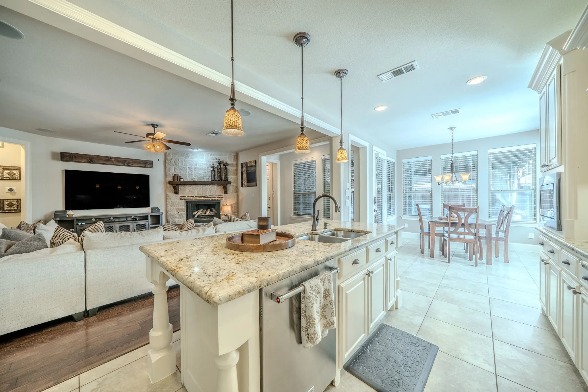 Single Family Residence For Sale in Collin County , 8516 Markham Drive, Frisco, Texas 75035, 4 Bedroom, 3 Bathroom, 2 Garage spaces, 3,127 Sqft, built in 2013, mls#21397992, Real Estate Agent in Frisco, Homes For Sale in Collin county, Homes For Sale in Frisco, Realtor in Frisco Texas, Real Estate Brokerage Independent Realty Texas, Luminita Cordes Realtor