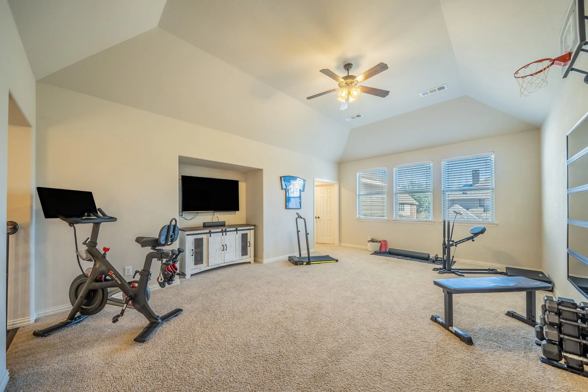 Single Family Residence For Sale in Collin County , 8516 Markham Drive, Frisco, Texas 75035, 4 Bedroom, 3 Bathroom, 2 Garage spaces, 3,127 Sqft, built in 2013, mls#21397992, Real Estate Agent in Frisco, Homes For Sale in Collin county, Homes For Sale in Frisco, Realtor in Frisco Texas, Real Estate Brokerage Independent Realty Texas, Luminita Cordes Realtor