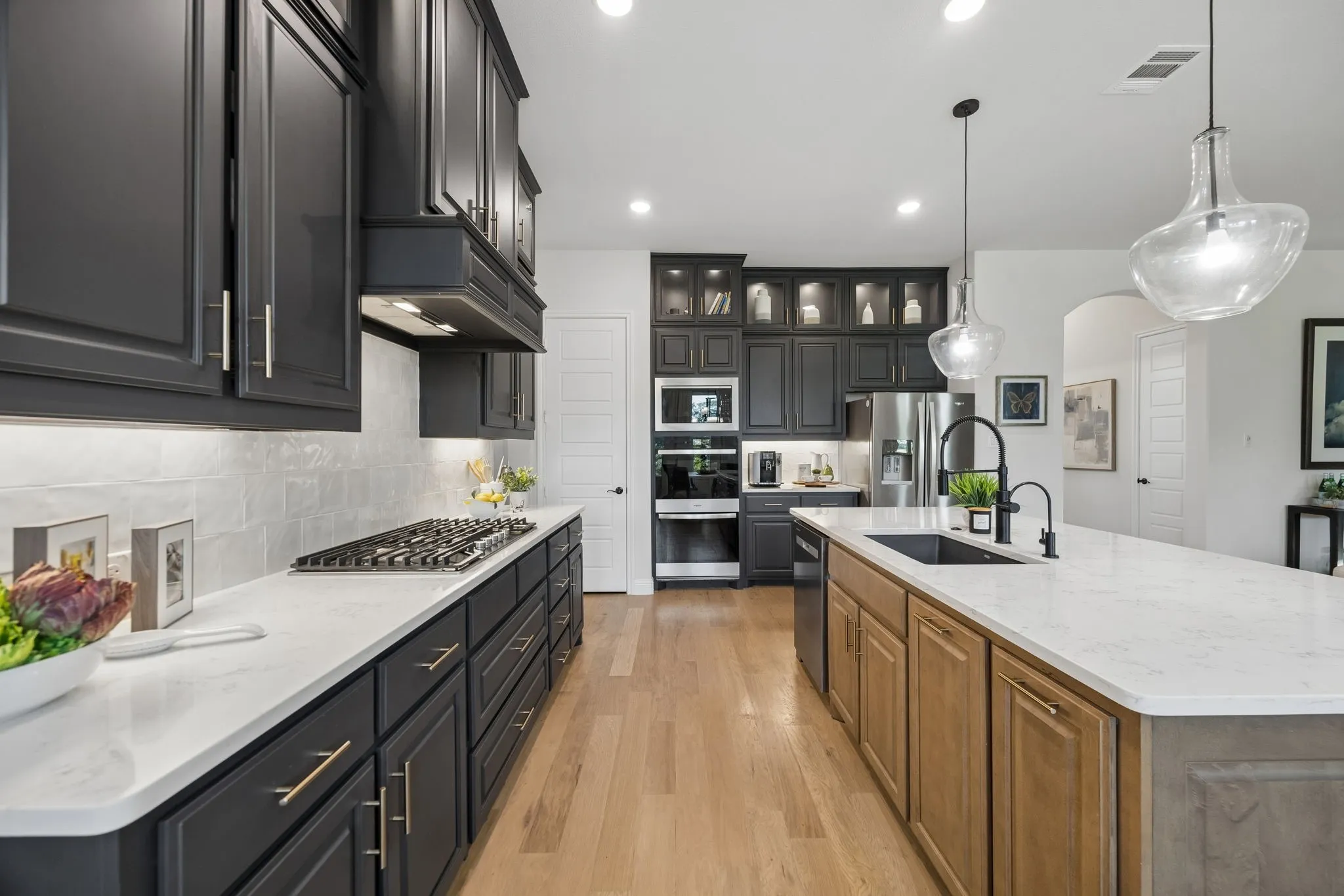 Single Family Residence For Sale in Grayson County , 330 Waterview Drive, Gunter, Texas 75058, 3 Bedroom, 2 Bathroom, 3 Garage spaces, 2,412 Sqft, built in 2024, mls#21407816, Real Estate Agent in Gunter, Homes For Sale in Grayson county, Homes For Sale in Gunter, Realtor in Gunter Texas, Real Estate Brokerage Independent Realty Texas, Luminita Cordes Realtor