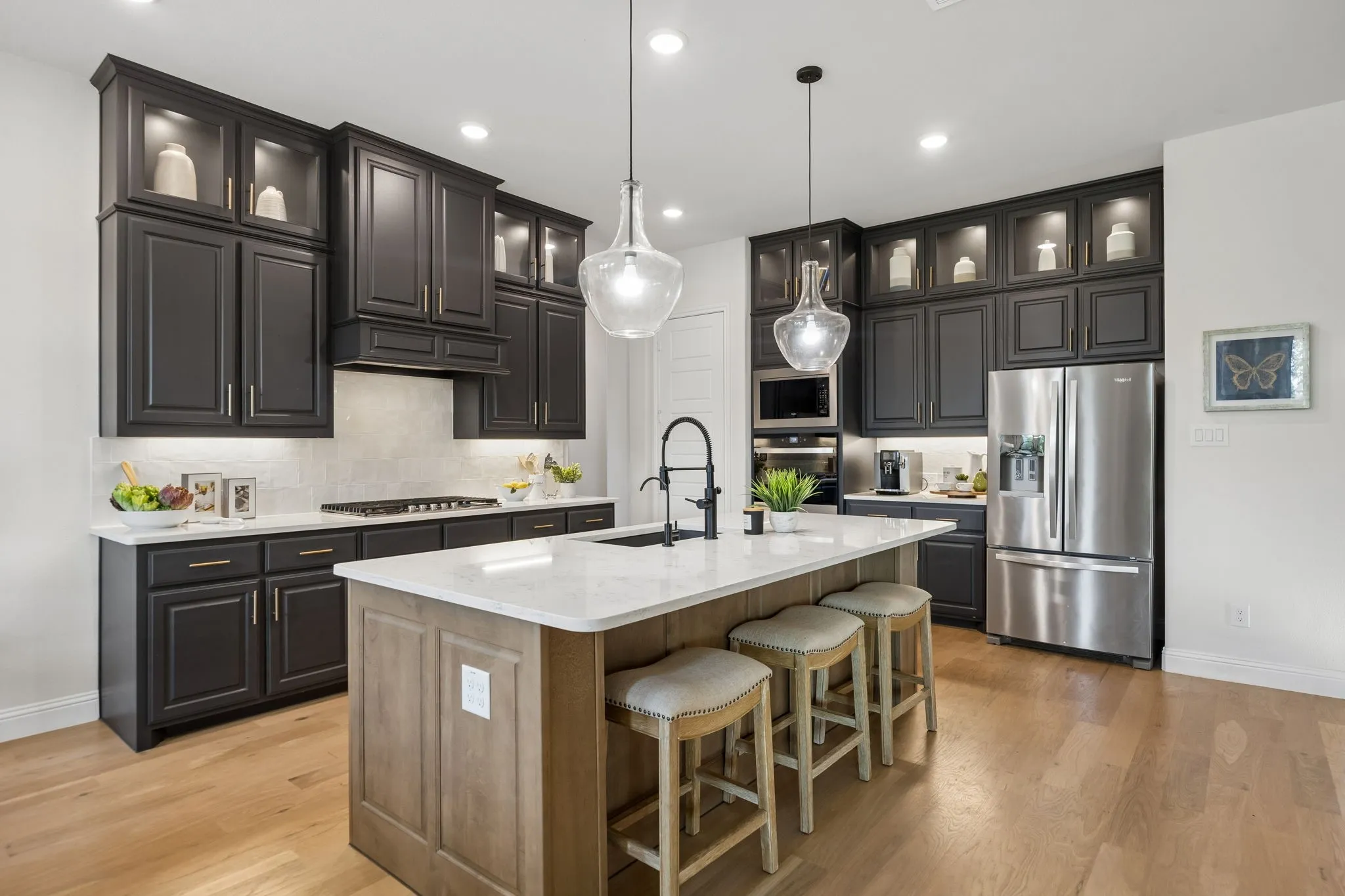 Single Family Residence For Sale in Grayson County , 330 Waterview Drive, Gunter, Texas 75058, 3 Bedroom, 2 Bathroom, 3 Garage spaces, 2,412 Sqft, built in 2024, mls#21407816, Real Estate Agent in Gunter, Homes For Sale in Grayson county, Homes For Sale in Gunter, Realtor in Gunter Texas, Real Estate Brokerage Independent Realty Texas, Luminita Cordes Realtor