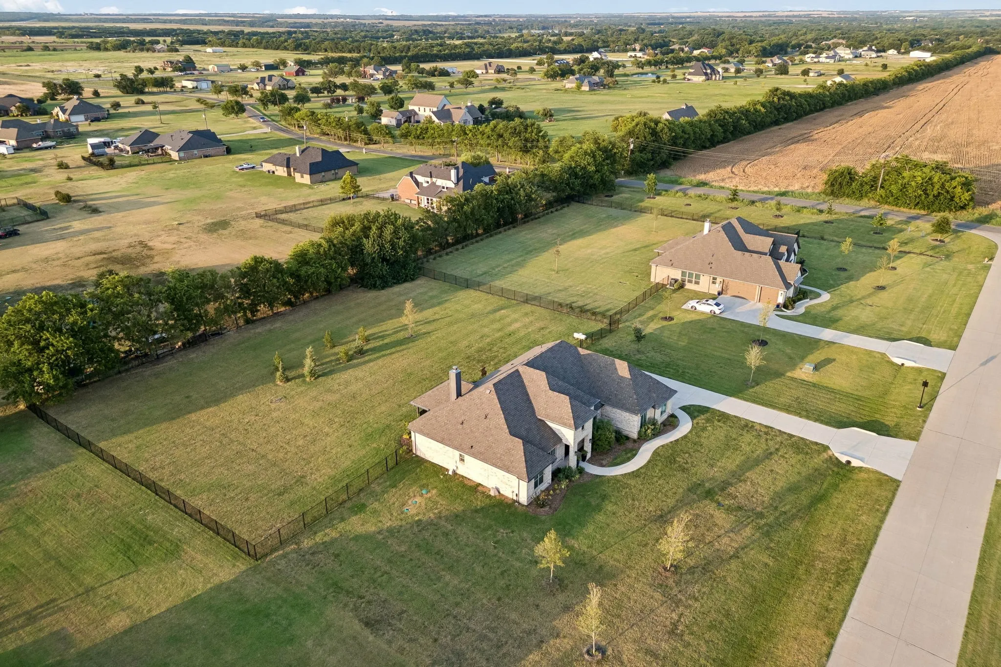 Single Family Residence For Sale in Grayson County , 330 Waterview Drive, Gunter, Texas 75058, 3 Bedroom, 2 Bathroom, 3 Garage spaces, 2,412 Sqft, built in 2024, mls#21407816, Real Estate Agent in Gunter, Homes For Sale in Grayson county, Homes For Sale in Gunter, Realtor in Gunter Texas, Real Estate Brokerage Independent Realty Texas, Luminita Cordes Realtor