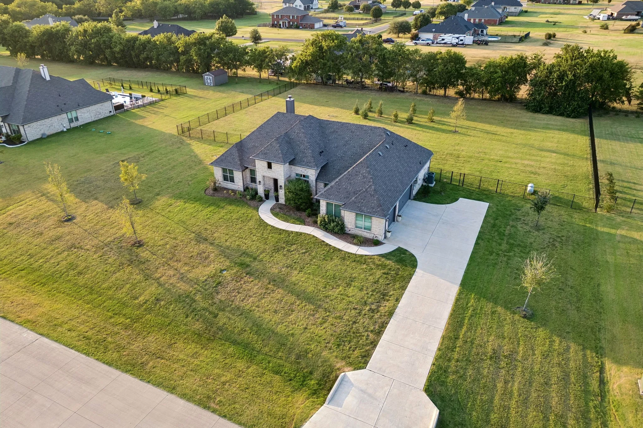 Single Family Residence For Sale in Grayson County , 330 Waterview Drive, Gunter, Texas 75058, 3 Bedroom, 2 Bathroom, 3 Garage spaces, 2,412 Sqft, built in 2024, mls#21407816, Real Estate Agent in Gunter, Homes For Sale in Grayson county, Homes For Sale in Gunter, Realtor in Gunter Texas, Real Estate Brokerage Independent Realty Texas, Luminita Cordes Realtor