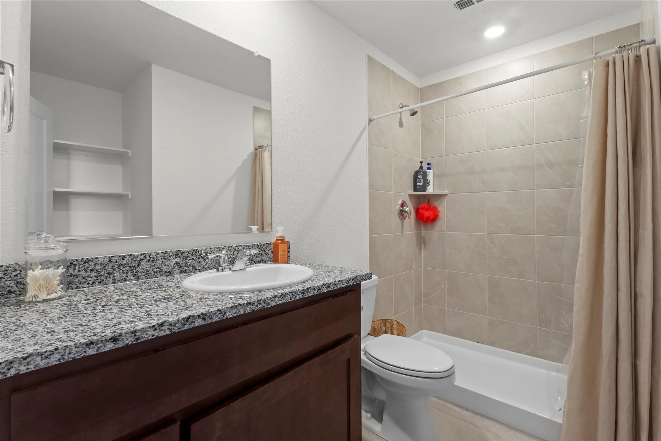 Single Family Residence For Rent in Ellis County , 451 Eagle Wind Way, Ferris, Texas 75125, 3 Bedroom, 2 Bathroom, Garage spaces, 1,043 Sqft, built in 2023, mls#21407265, Real Estate Agent in Ferris, Homes For Rent in Ellis county, Homes For Rent in Ferris, Realtor in Ferris Texas, Real Estate Brokerage Independent Realty Texas, Luminita Cordes Realtor