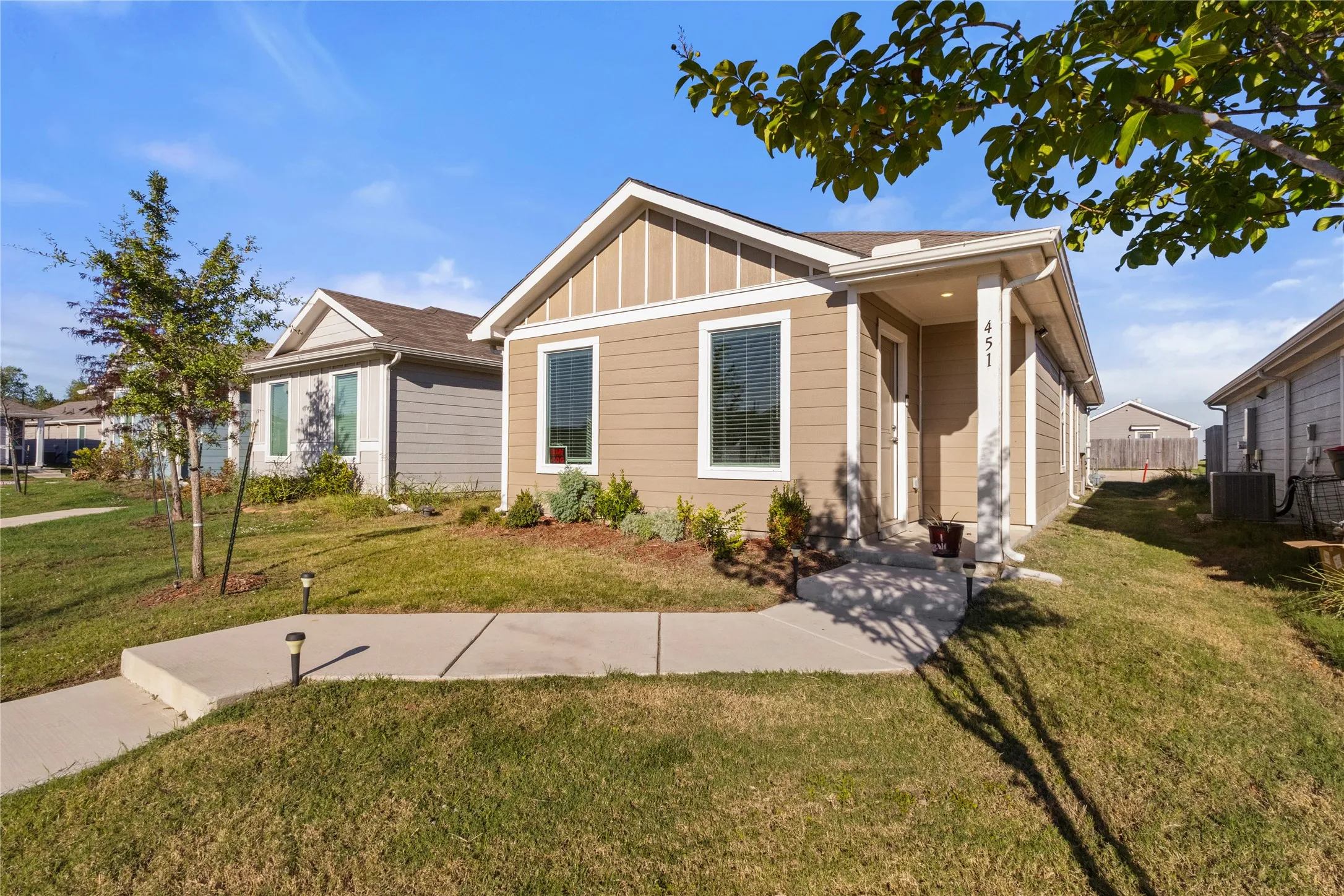 Single Family Residence For Rent in Ellis County , 451 Eagle Wind Way, Ferris, Texas 75125, 3 Bedroom, 2 Bathroom, Garage spaces, 1,043 Sqft, built in 2023, mls#21407265, Real Estate Agent in Ferris, Homes For Rent in Ellis county, Homes For Rent in Ferris, Realtor in Ferris Texas, Real Estate Brokerage Independent Realty Texas, Luminita Cordes Realtor