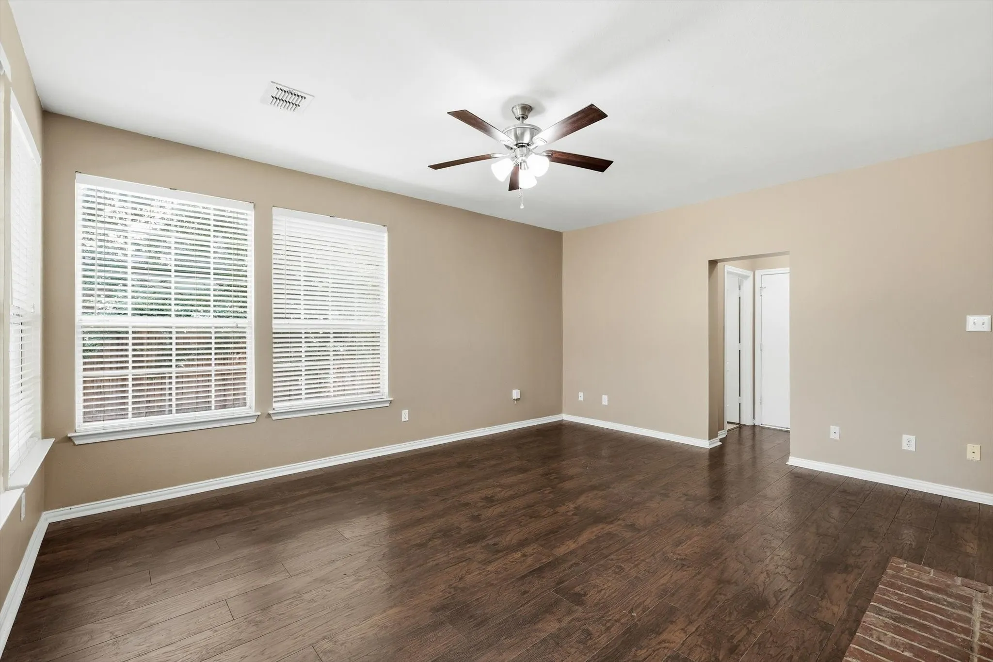 Single Family Residence For Sale in Tarrant County , 5445 Lake Powell Drive, Fort Worth, Texas 76137, 4 Bedroom, 3 Bathroom, 2 Garage spaces, 2,353 Sqft, built in 1993, mls#21407718, Real Estate Agent in Fort Worth, Homes For Sale in Tarrant county, Homes For Sale in Fort Worth, Realtor in Fort Worth Texas, Real Estate Brokerage Independent Realty Texas, Luminita Cordes Realtor