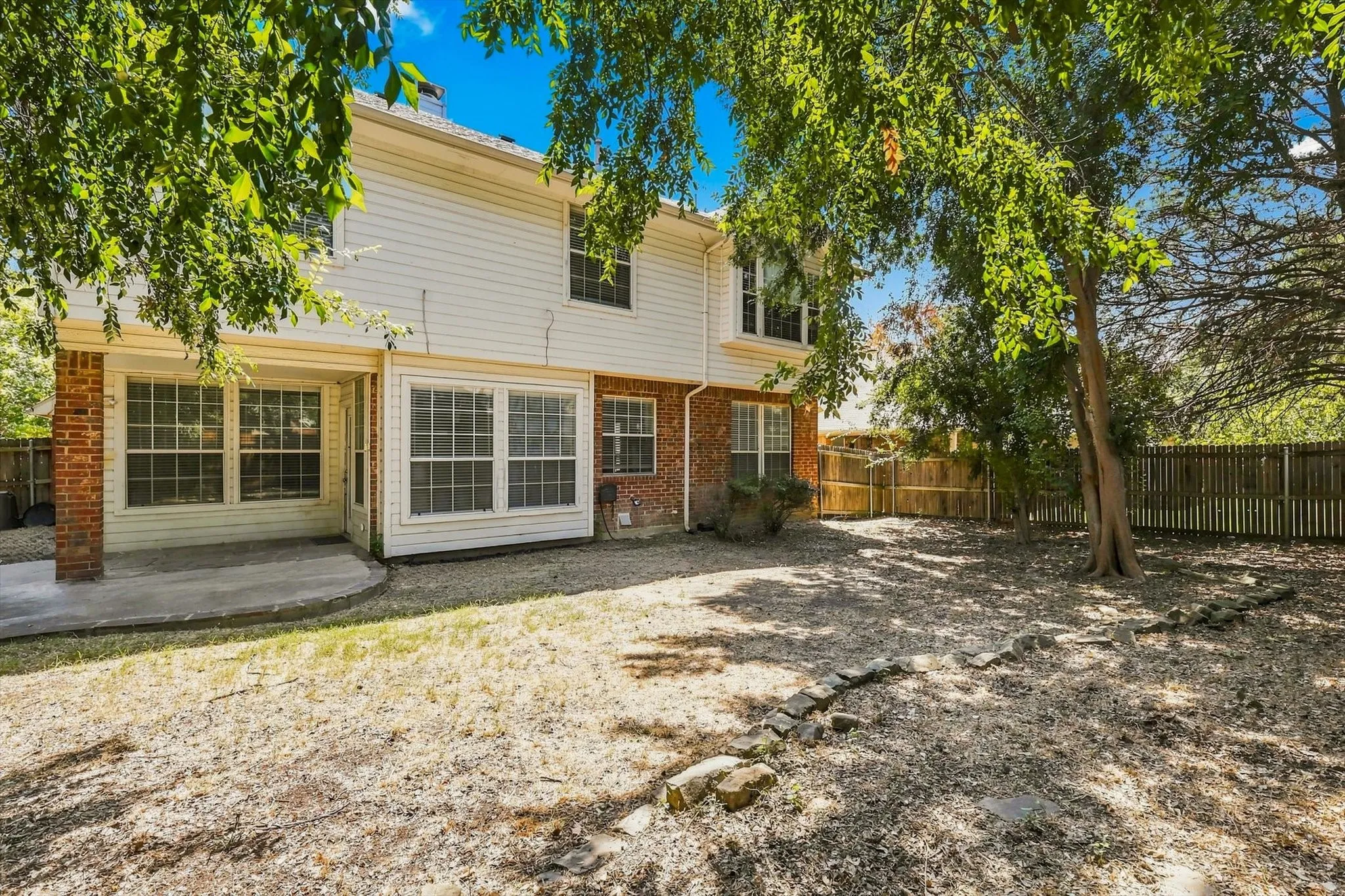 Single Family Residence For Sale in Tarrant County , 5445 Lake Powell Drive, Fort Worth, Texas 76137, 4 Bedroom, 3 Bathroom, 2 Garage spaces, 2,353 Sqft, built in 1993, mls#21407718, Real Estate Agent in Fort Worth, Homes For Sale in Tarrant county, Homes For Sale in Fort Worth, Realtor in Fort Worth Texas, Real Estate Brokerage Independent Realty Texas, Luminita Cordes Realtor