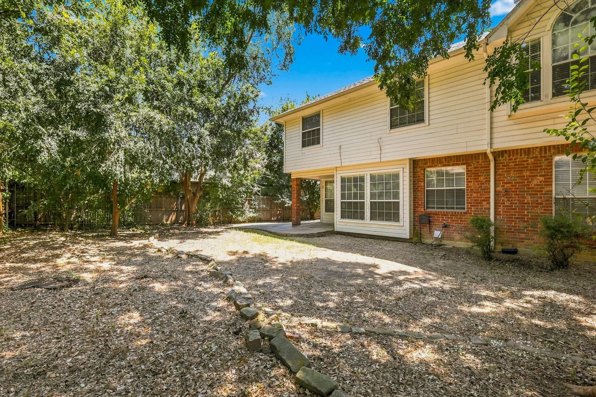 Single Family Residence For Sale in Tarrant County , 5445 Lake Powell Drive, Fort Worth, Texas 76137, 4 Bedroom, 3 Bathroom, 2 Garage spaces, 2,353 Sqft, built in 1993, mls#21407718, Real Estate Agent in Fort Worth, Homes For Sale in Tarrant county, Homes For Sale in Fort Worth, Realtor in Fort Worth Texas, Real Estate Brokerage Independent Realty Texas, Luminita Cordes Realtor