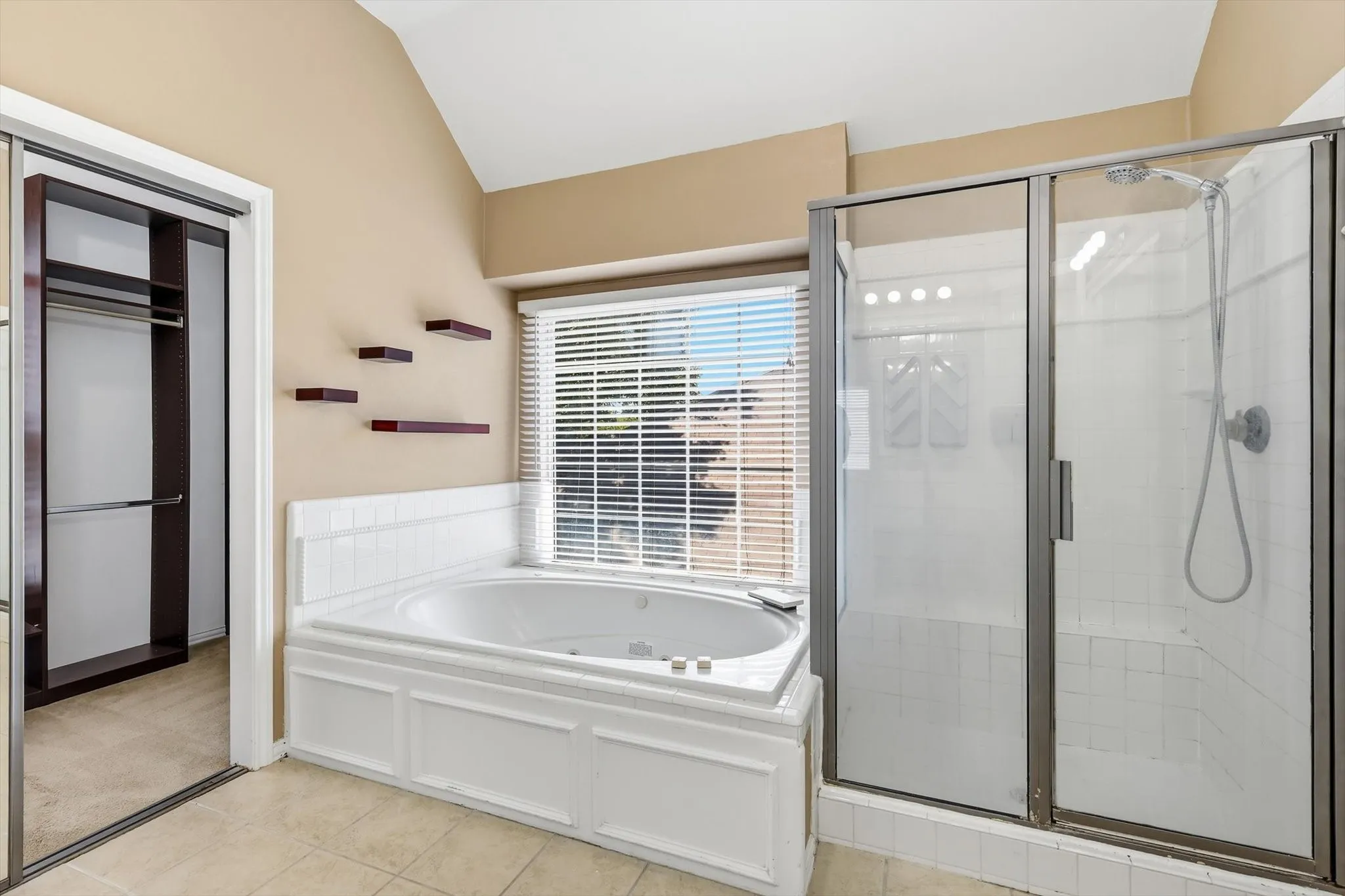 Single Family Residence For Sale in Tarrant County , 5445 Lake Powell Drive, Fort Worth, Texas 76137, 4 Bedroom, 3 Bathroom, 2 Garage spaces, 2,353 Sqft, built in 1993, mls#21407718, Real Estate Agent in Fort Worth, Homes For Sale in Tarrant county, Homes For Sale in Fort Worth, Realtor in Fort Worth Texas, Real Estate Brokerage Independent Realty Texas, Luminita Cordes Realtor
