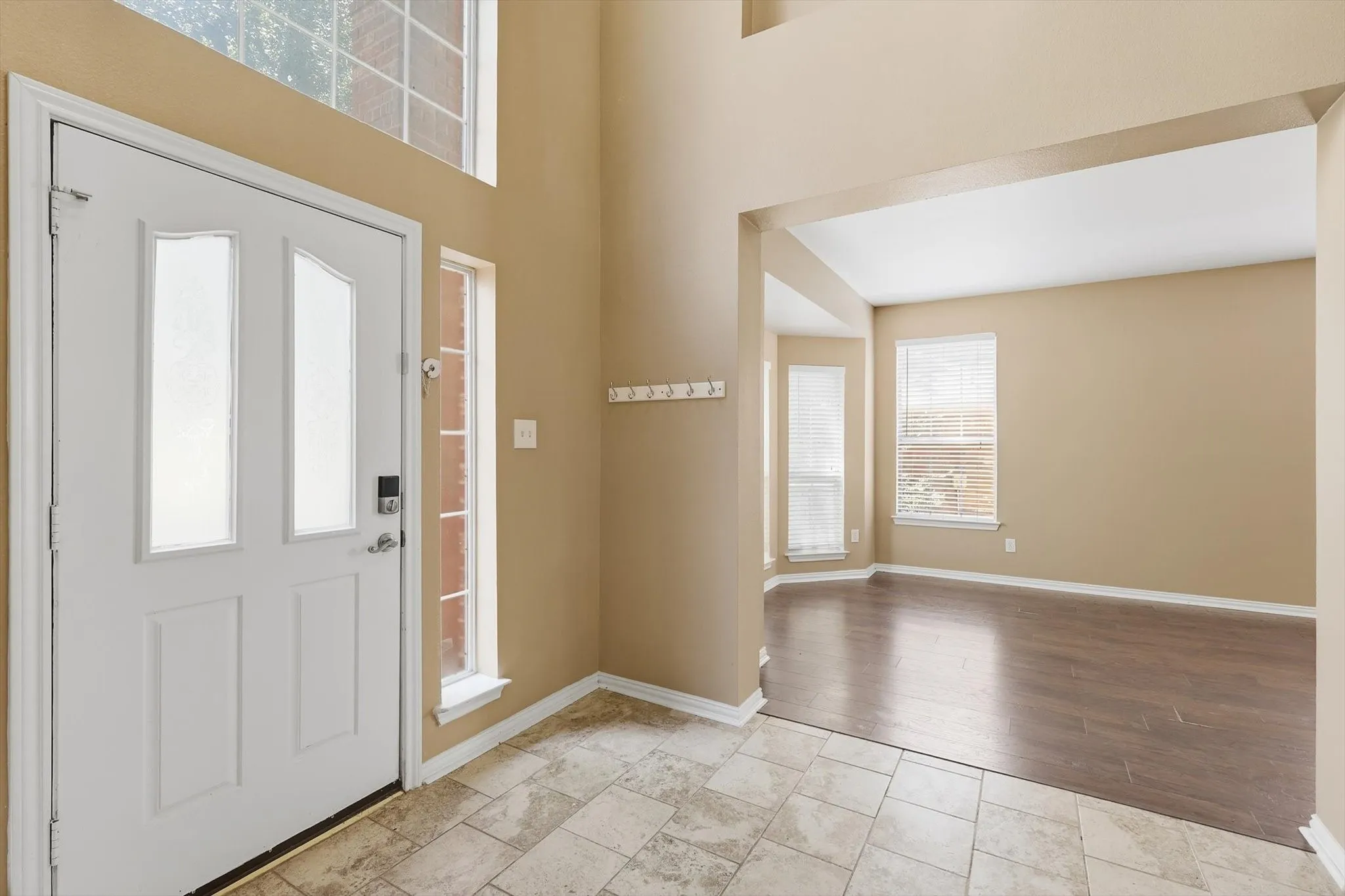 Single Family Residence For Sale in Tarrant County , 5445 Lake Powell Drive, Fort Worth, Texas 76137, 4 Bedroom, 3 Bathroom, 2 Garage spaces, 2,353 Sqft, built in 1993, mls#21407718, Real Estate Agent in Fort Worth, Homes For Sale in Tarrant county, Homes For Sale in Fort Worth, Realtor in Fort Worth Texas, Real Estate Brokerage Independent Realty Texas, Luminita Cordes Realtor
