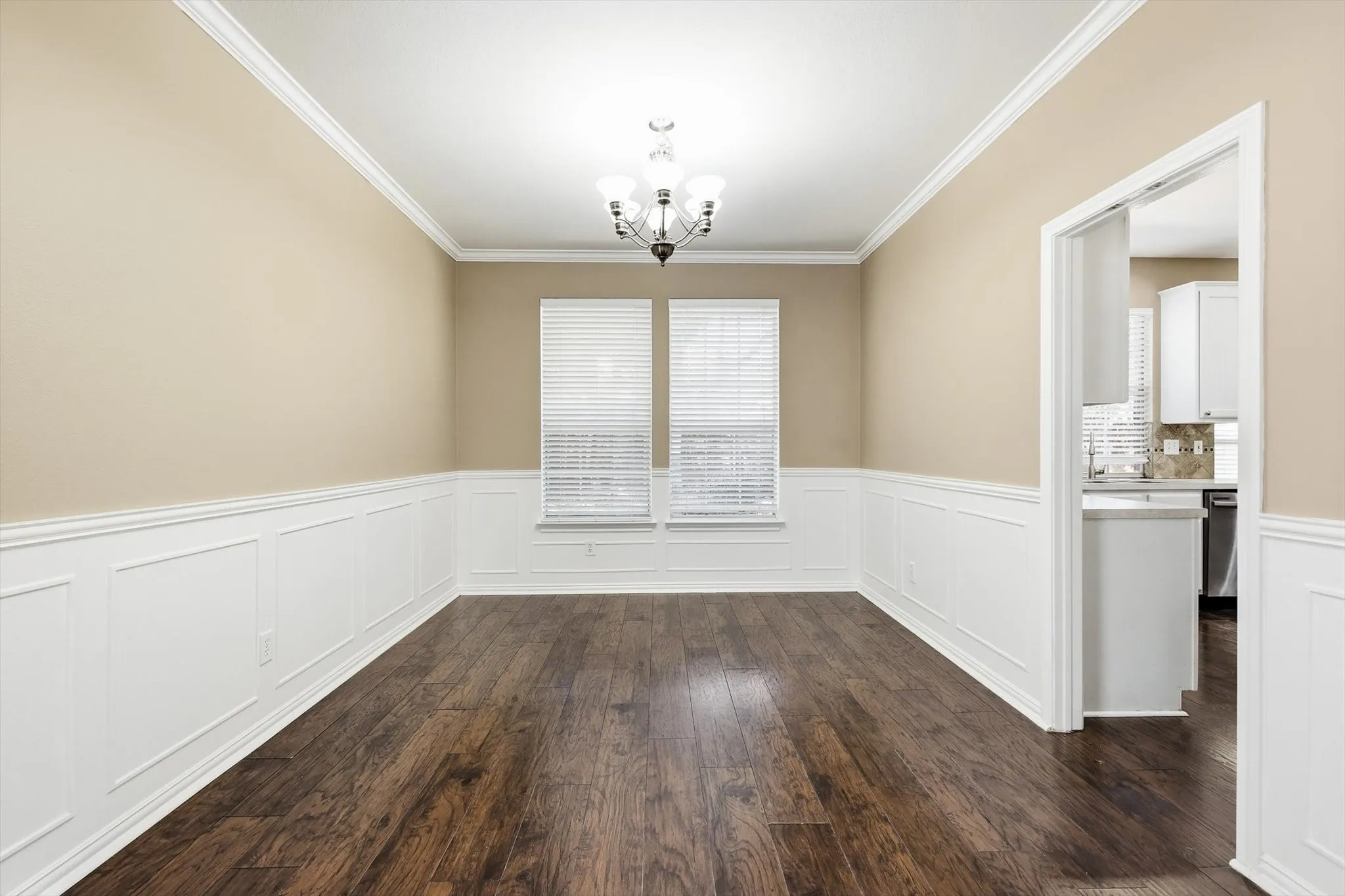 Single Family Residence For Sale in Tarrant County , 5445 Lake Powell Drive, Fort Worth, Texas 76137, 4 Bedroom, 3 Bathroom, 2 Garage spaces, 2,353 Sqft, built in 1993, mls#21407718, Real Estate Agent in Fort Worth, Homes For Sale in Tarrant county, Homes For Sale in Fort Worth, Realtor in Fort Worth Texas, Real Estate Brokerage Independent Realty Texas, Luminita Cordes Realtor