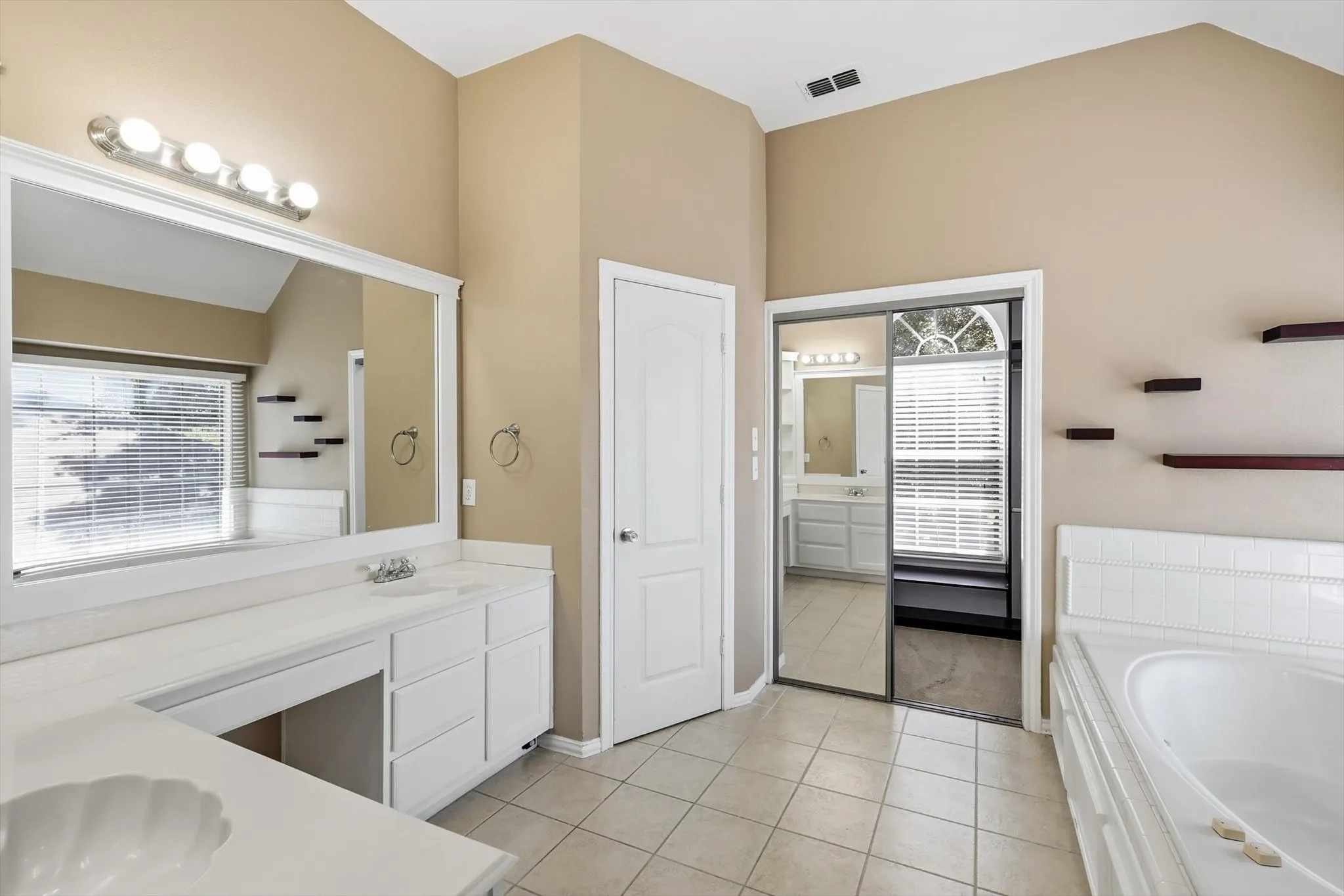 Single Family Residence For Sale in Tarrant County , 5445 Lake Powell Drive, Fort Worth, Texas 76137, 4 Bedroom, 3 Bathroom, 2 Garage spaces, 2,353 Sqft, built in 1993, mls#21407718, Real Estate Agent in Fort Worth, Homes For Sale in Tarrant county, Homes For Sale in Fort Worth, Realtor in Fort Worth Texas, Real Estate Brokerage Independent Realty Texas, Luminita Cordes Realtor