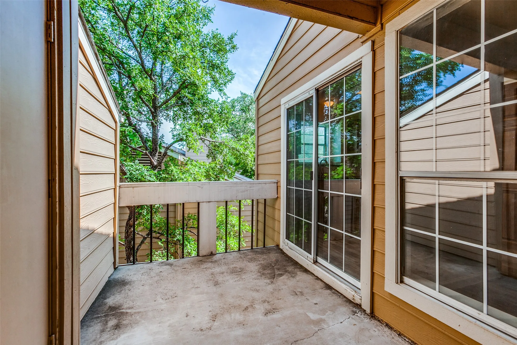 Condominium For Rent in Dallas County , 14277 Preston Road 133, Dallas, Texas 75254, 1 Bedroom, 1 Bathroom, Garage spaces, 546 Sqft, built in 1982, mls#21407666, Real Estate Agent in Dallas, Homes For Rent in Dallas county, Homes For Rent in Dallas, Realtor in Dallas Texas, Real Estate Brokerage Independent Realty Texas, Luminita Cordes Realtor