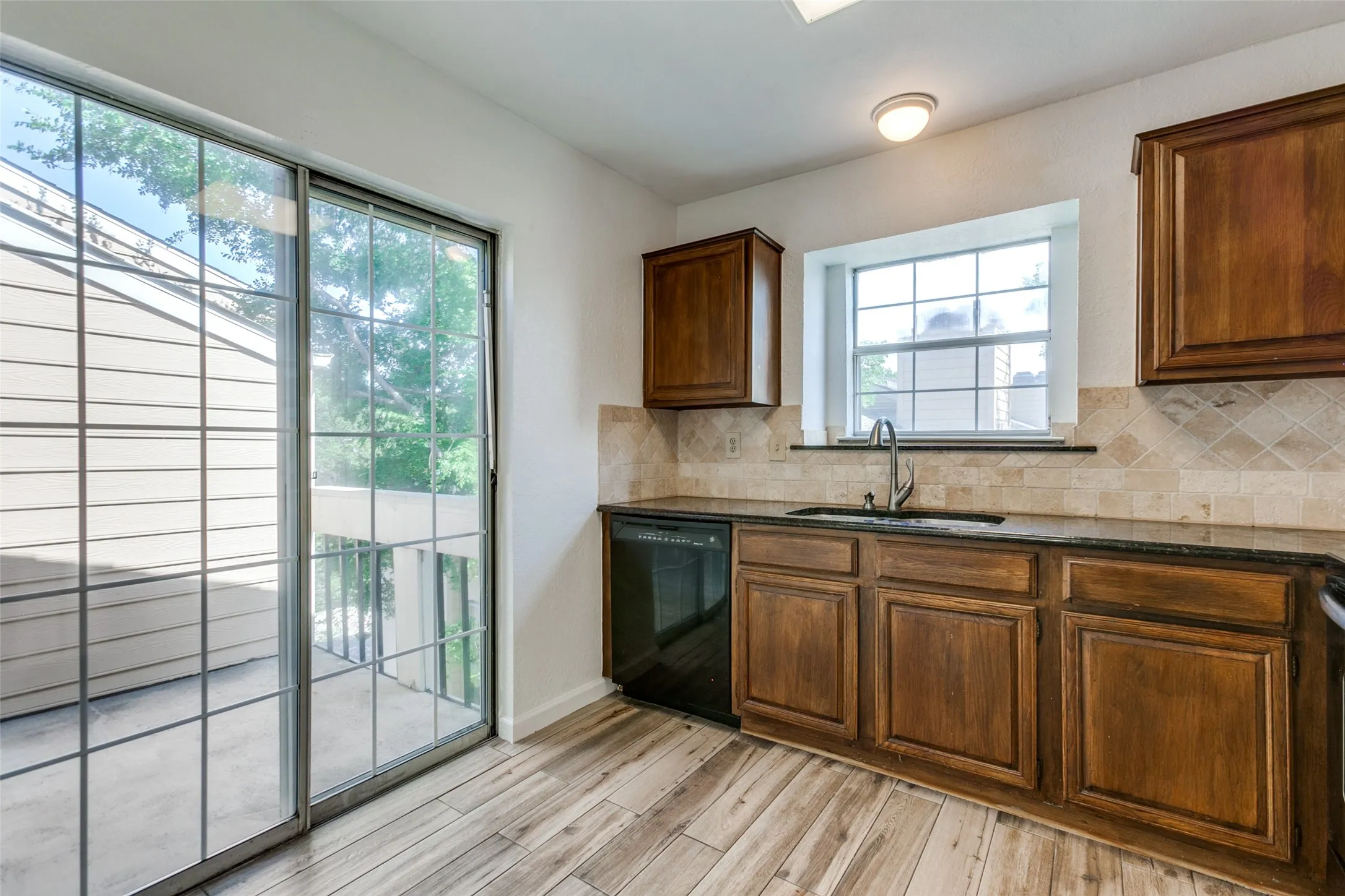 Condominium For Rent in Dallas County , 14277 Preston Road 133, Dallas, Texas 75254, 1 Bedroom, 1 Bathroom, Garage spaces, 546 Sqft, built in 1982, mls#21407666, Real Estate Agent in Dallas, Homes For Rent in Dallas county, Homes For Rent in Dallas, Realtor in Dallas Texas, Real Estate Brokerage Independent Realty Texas, Luminita Cordes Realtor