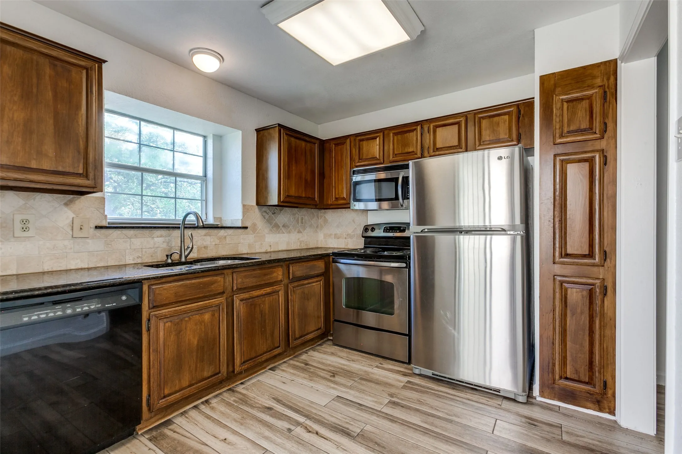 Condominium For Rent in Dallas County , 14277 Preston Road 133, Dallas, Texas 75254, 1 Bedroom, 1 Bathroom, Garage spaces, 546 Sqft, built in 1982, mls#21407666, Real Estate Agent in Dallas, Homes For Rent in Dallas county, Homes For Rent in Dallas, Realtor in Dallas Texas, Real Estate Brokerage Independent Realty Texas, Luminita Cordes Realtor
