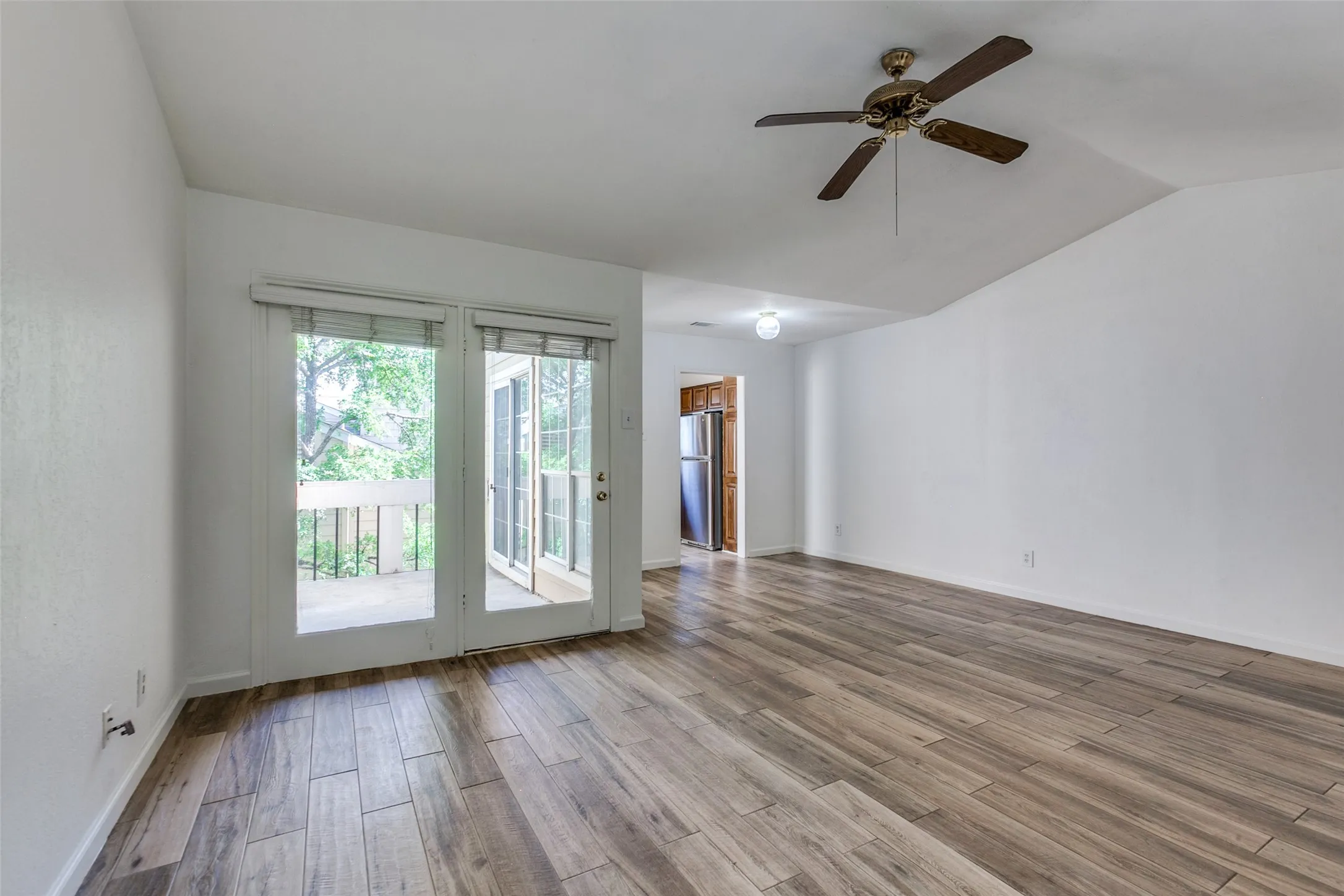 Condominium For Rent in Dallas County , 14277 Preston Road 133, Dallas, Texas 75254, 1 Bedroom, 1 Bathroom, Garage spaces, 546 Sqft, built in 1982, mls#21407666, Real Estate Agent in Dallas, Homes For Rent in Dallas county, Homes For Rent in Dallas, Realtor in Dallas Texas, Real Estate Brokerage Independent Realty Texas, Luminita Cordes Realtor