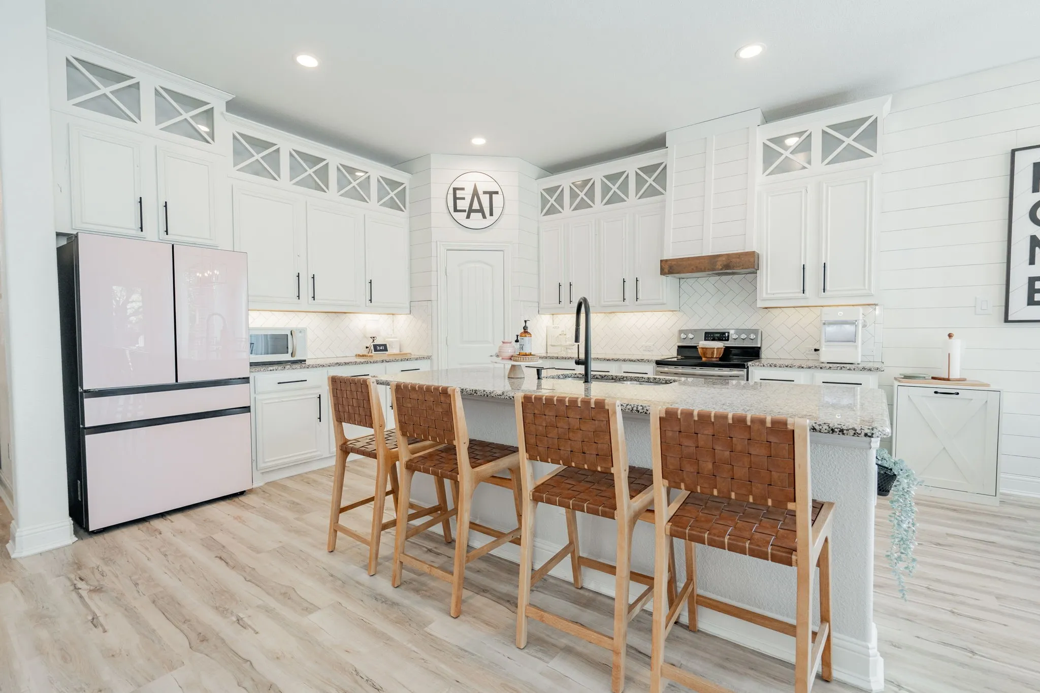 Single Family Residence For Rent in Rockwall County , 2620 Sabine Circle, Royse City, Texas 75189, 4 Bedroom, 2 Bathroom, 2 Garage spaces, 2,010 Sqft, built in 2015, mls#21407822, Real Estate Agent in Royse City, Homes For Rent in Rockwall county, Homes For Rent in Royse City, Realtor in Royse City Texas, Real Estate Brokerage Independent Realty Texas, Luminita Cordes Realtor