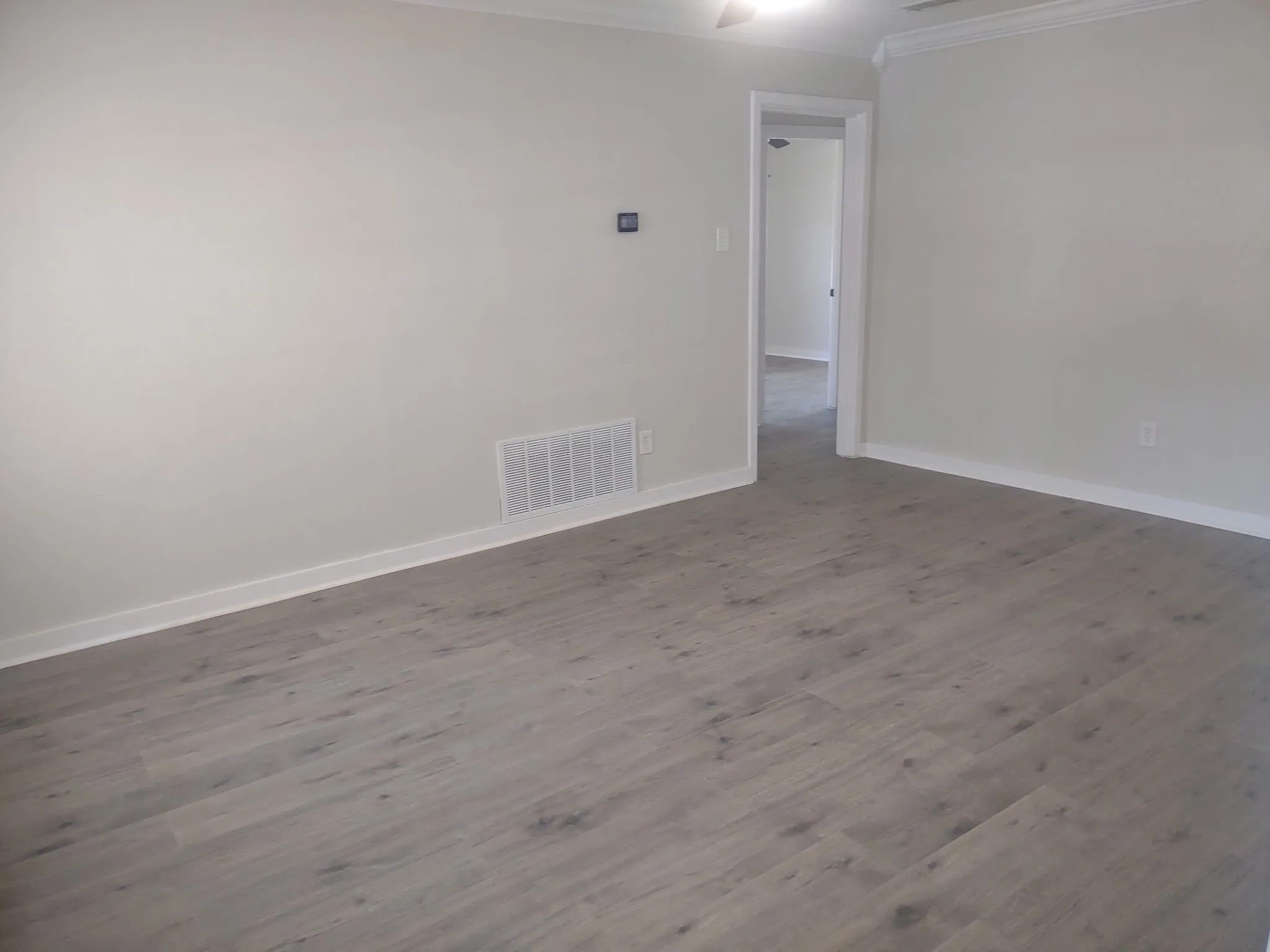 Single Family Residence For Sale in Dallas County , 1332 Ridgeview Street, Mesquite, Texas 75149, 4 Bedroom, 2 Bathroom, Garage spaces, 1,344 Sqft, built in 1956, mls#21404573, Real Estate Agent in Mesquite, Homes For Sale in Dallas county, Homes For Sale in Mesquite, Realtor in Mesquite Texas, Real Estate Brokerage Independent Realty Texas, Luminita Cordes Realtor
