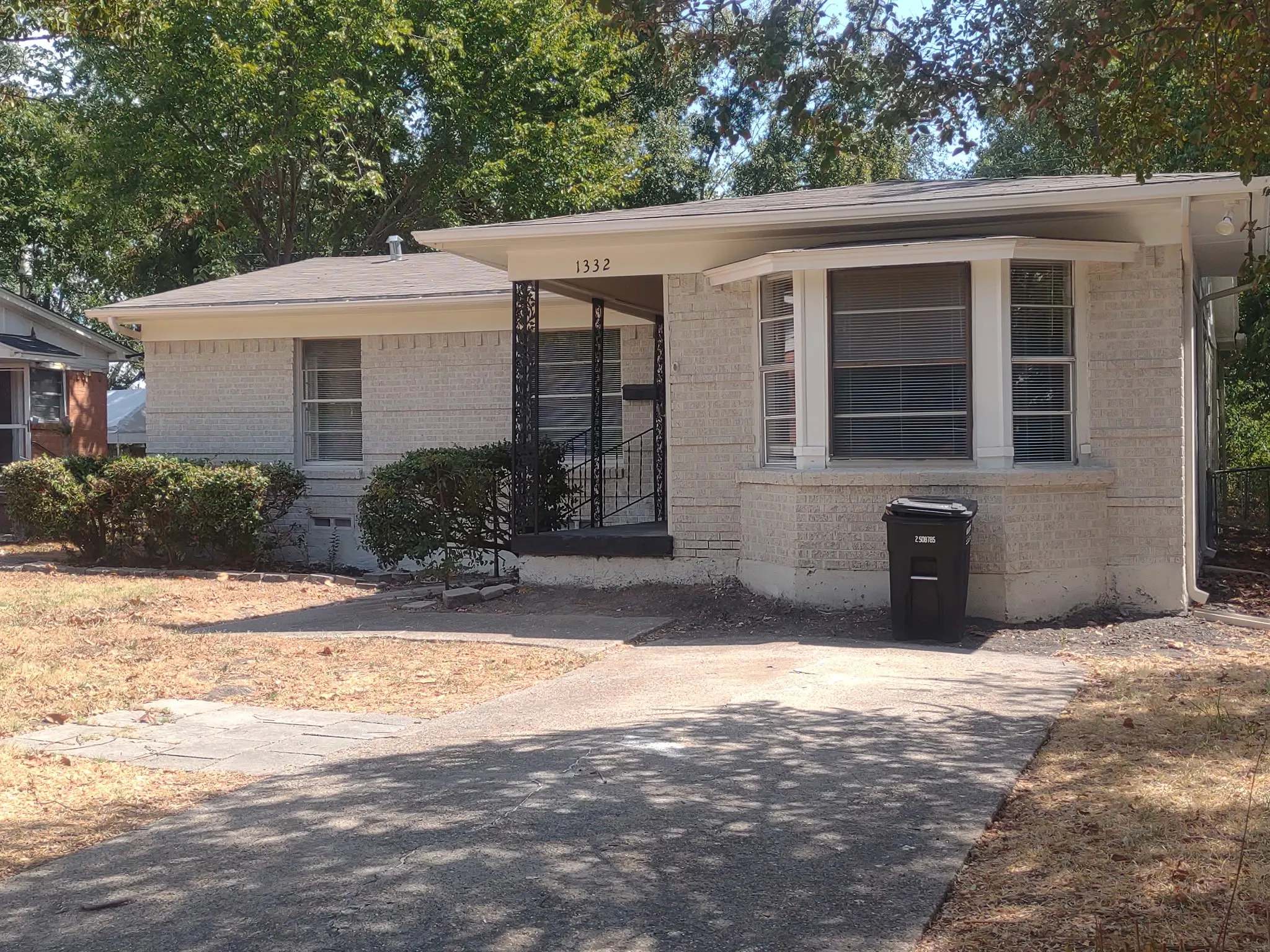 Single Family Residence For Sale in Dallas County , 1332 Ridgeview Street, Mesquite, Texas 75149, 4 Bedroom, 2 Bathroom, Garage spaces, 1,344 Sqft, built in 1956, mls#21404573, Real Estate Agent in Mesquite, Homes For Sale in Dallas county, Homes For Sale in Mesquite, Realtor in Mesquite Texas, Real Estate Brokerage Independent Realty Texas, Luminita Cordes Realtor