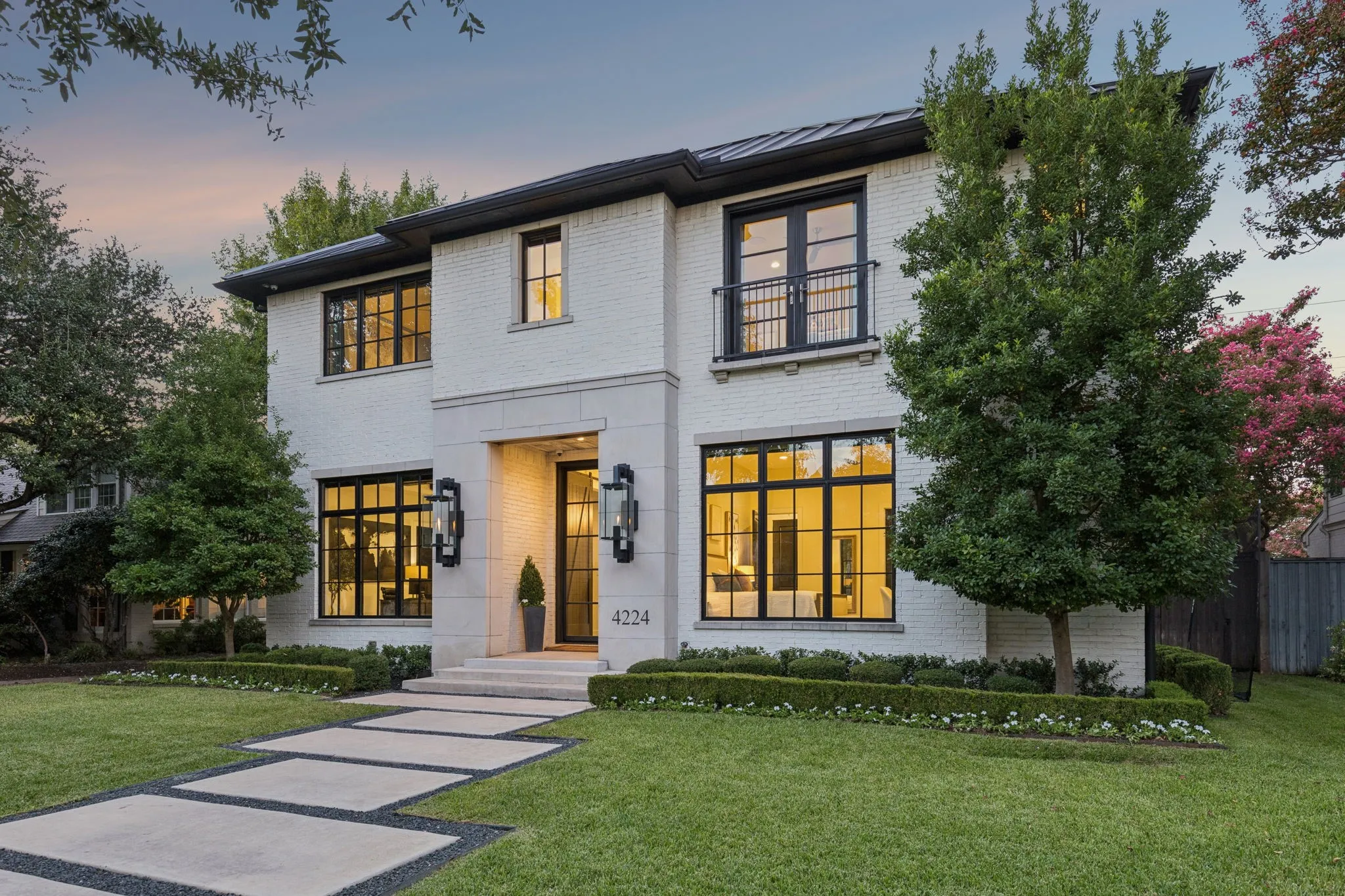 Single Family Residence For Sale in Dallas County , 4224 Amherst Avenue, University Park, Texas 75225, 4 Bedroom, 5 Bathroom, 3 Garage spaces, 4,910 Sqft, built in 2017, mls#21405057, Real Estate Agent in University Park, Homes For Sale in Dallas county, Homes For Sale in University Park, Realtor in University Park Texas, Real Estate Brokerage Independent Realty Texas, Luminita Cordes Realtor