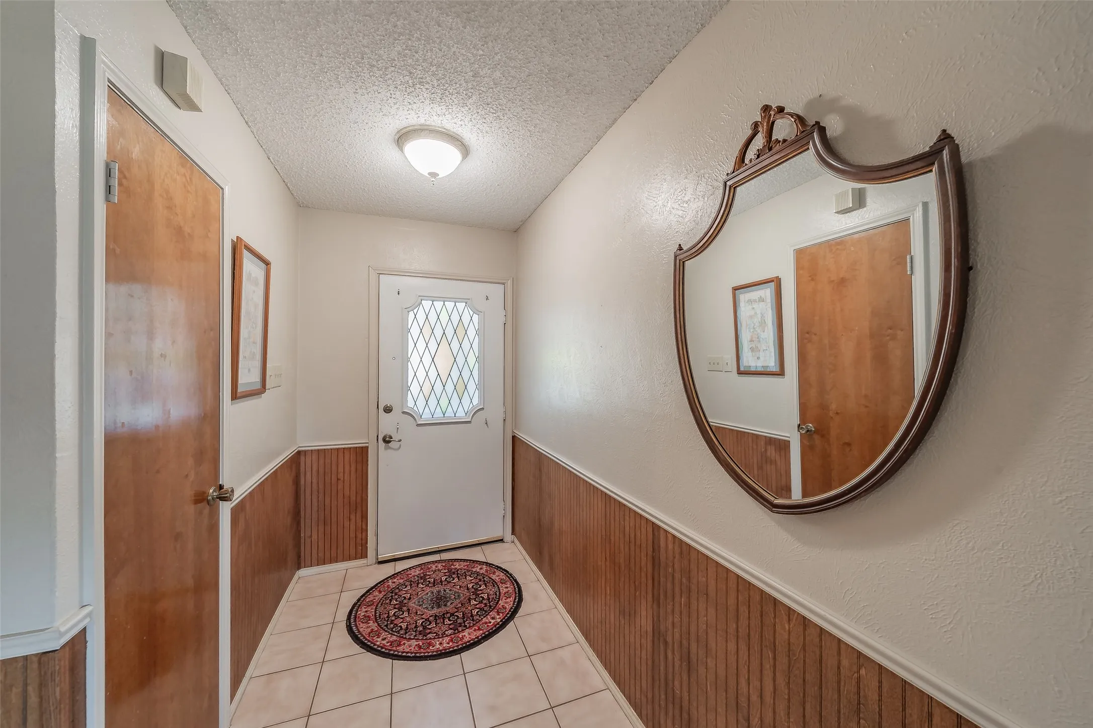 Single Family Residence For Sale in Tarrant County , 3213 Whisperwood Court, Bedford, Texas 76021, 3 Bedroom, 2 Bathroom, 2 Garage spaces, 1,699 Sqft, built in 1979, mls#21407517, Real Estate Agent in Bedford, Homes For Sale in Tarrant county, Homes For Sale in Bedford, Realtor in Bedford Texas, Real Estate Brokerage Independent Realty Texas, Luminita Cordes Realtor