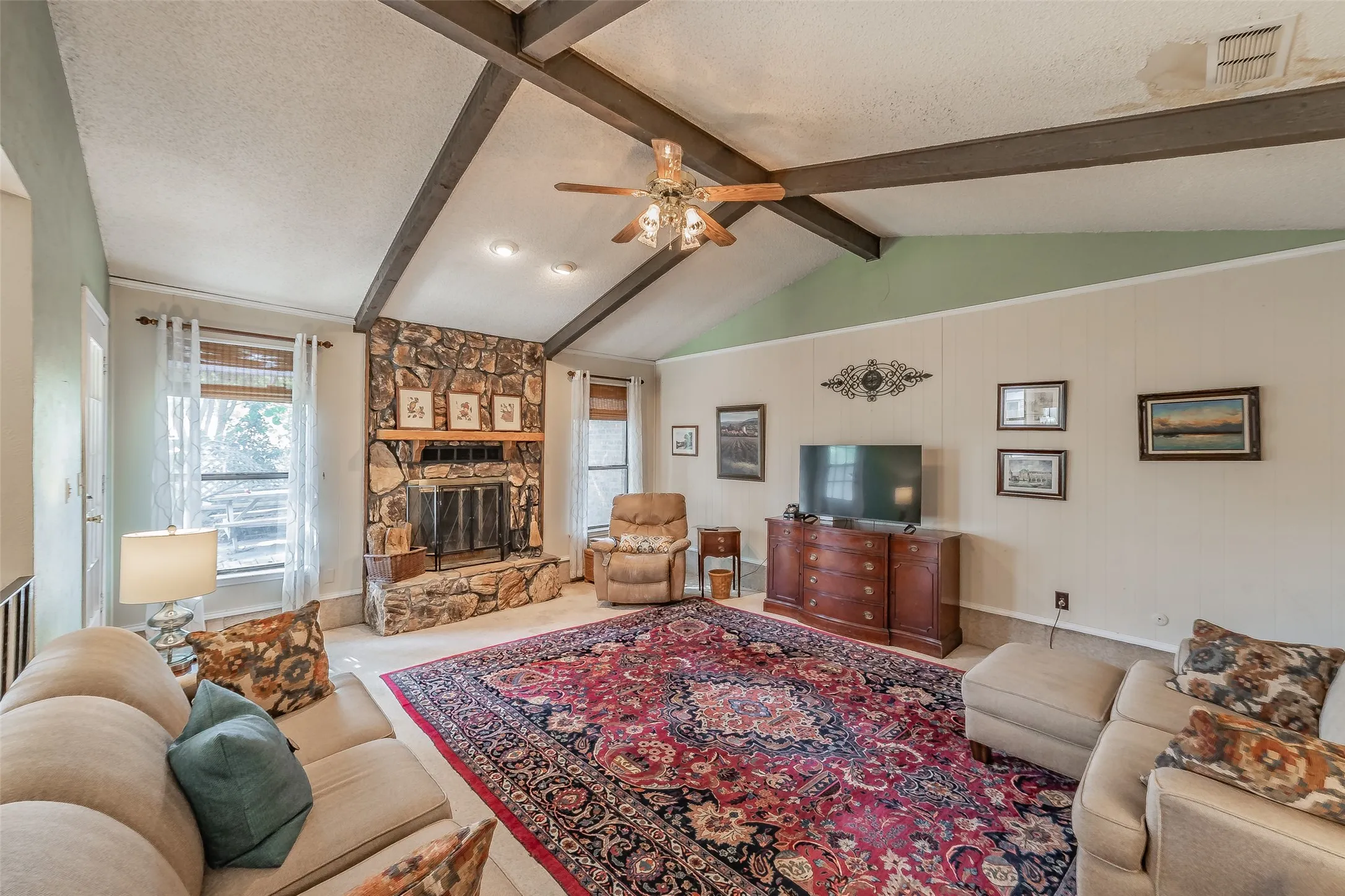 Single Family Residence For Sale in Tarrant County , 3213 Whisperwood Court, Bedford, Texas 76021, 3 Bedroom, 2 Bathroom, 2 Garage spaces, 1,699 Sqft, built in 1979, mls#21407517, Real Estate Agent in Bedford, Homes For Sale in Tarrant county, Homes For Sale in Bedford, Realtor in Bedford Texas, Real Estate Brokerage Independent Realty Texas, Luminita Cordes Realtor
