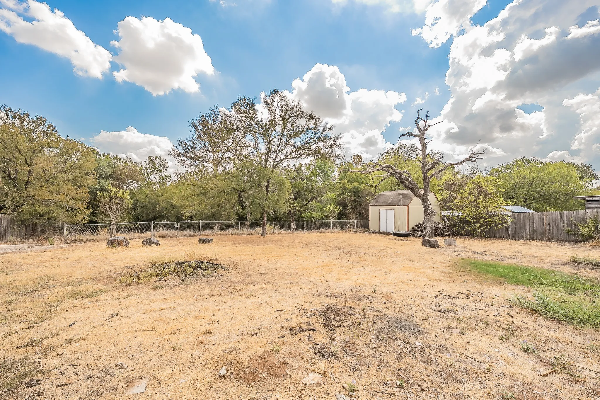 Single Family Residence For Sale in Somervell County , 307 Ross Avenue, Glen Rose, Texas 76043, 4 Bedroom, 2 Bathroom, Garage spaces, 2,056 Sqft, built in 0, mls#21368285, Real Estate Agent in Glen Rose, Homes For Sale in Somervell county, Homes For Sale in Glen Rose, Realtor in Glen Rose Texas, Real Estate Brokerage Independent Realty Texas, Luminita Cordes Realtor