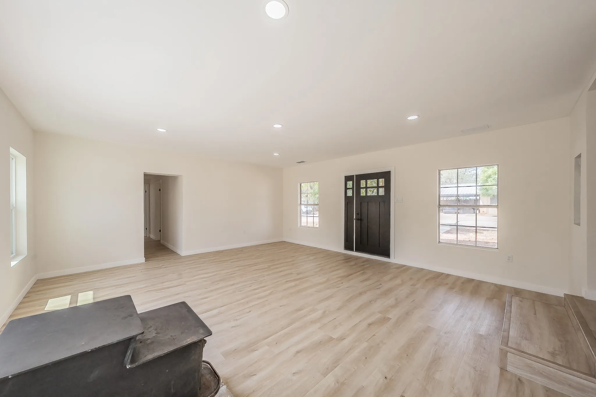 Single Family Residence For Sale in Somervell County , 307 Ross Avenue, Glen Rose, Texas 76043, 4 Bedroom, 2 Bathroom, Garage spaces, 2,056 Sqft, built in 0, mls#21368285, Real Estate Agent in Glen Rose, Homes For Sale in Somervell county, Homes For Sale in Glen Rose, Realtor in Glen Rose Texas, Real Estate Brokerage Independent Realty Texas, Luminita Cordes Realtor