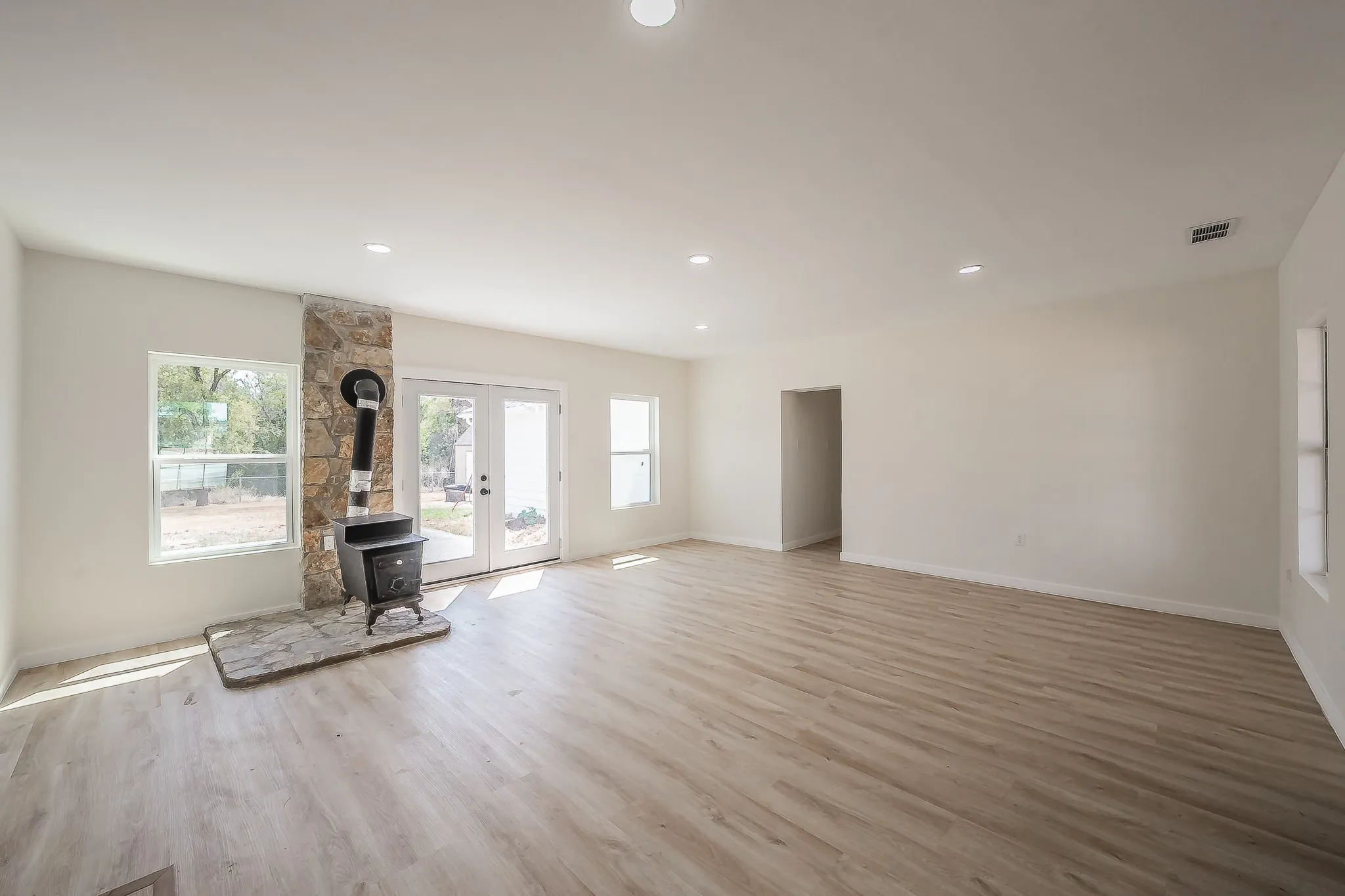 Single Family Residence For Sale in Somervell County , 307 Ross Avenue, Glen Rose, Texas 76043, 4 Bedroom, 2 Bathroom, Garage spaces, 2,056 Sqft, built in 0, mls#21368285, Real Estate Agent in Glen Rose, Homes For Sale in Somervell county, Homes For Sale in Glen Rose, Realtor in Glen Rose Texas, Real Estate Brokerage Independent Realty Texas, Luminita Cordes Realtor